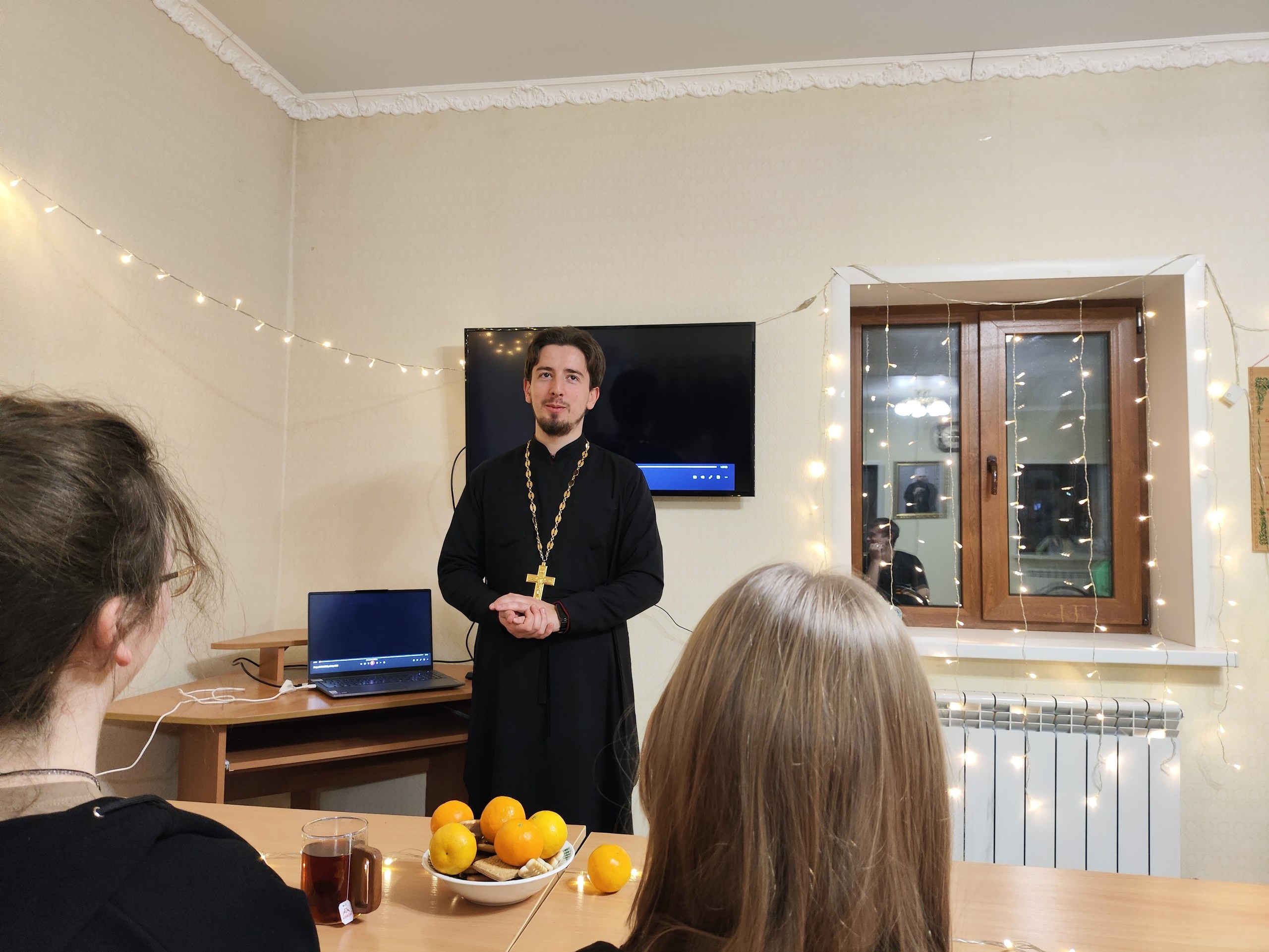 В молодежном обществе «Встреча» посмотрели и обсудили мультфильм «Клаус». Северное благочиние Саратовской епархии