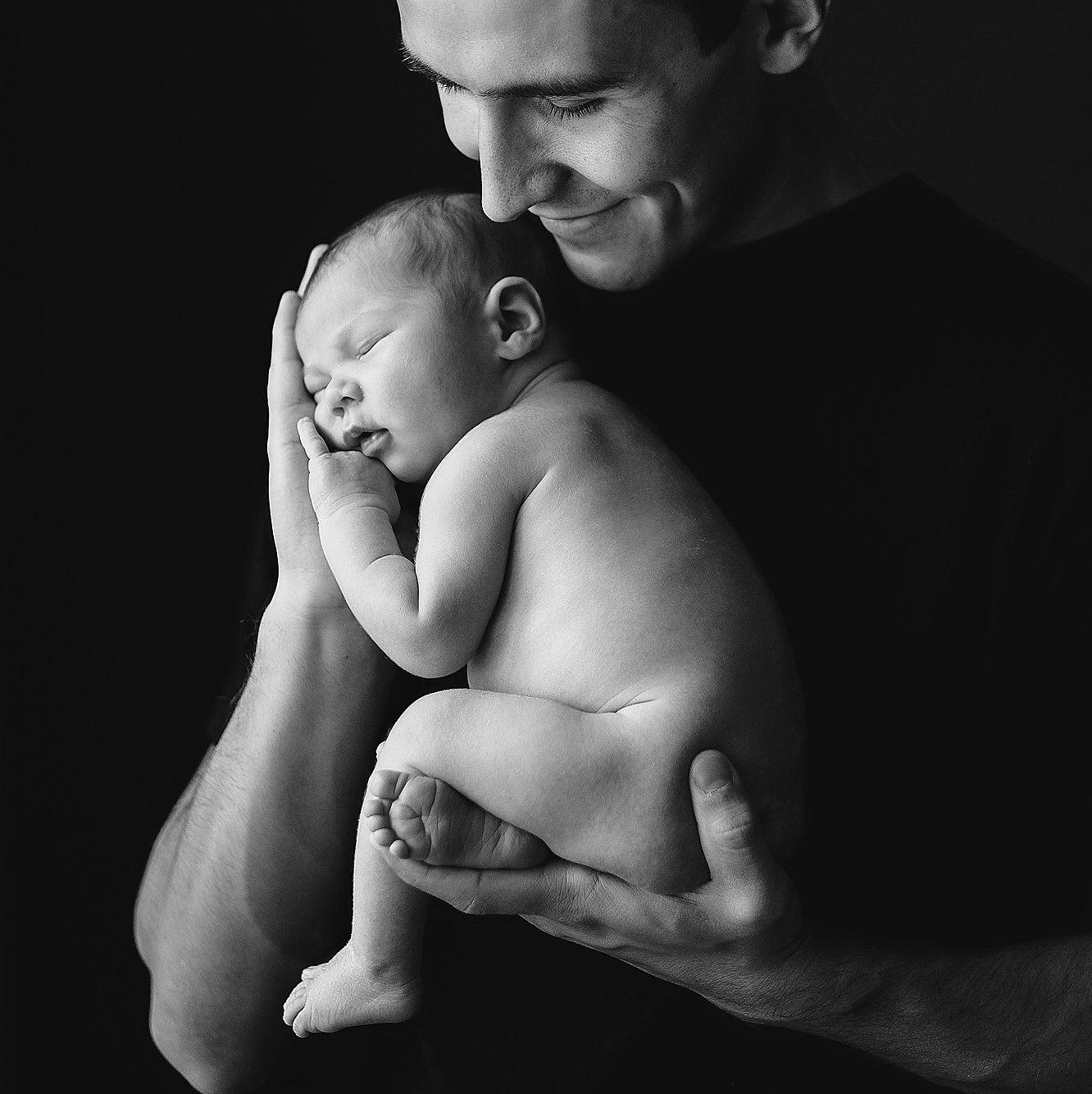 Новорожденные. Oleg Samoilov is a documentary photographer for brands that value an honest story