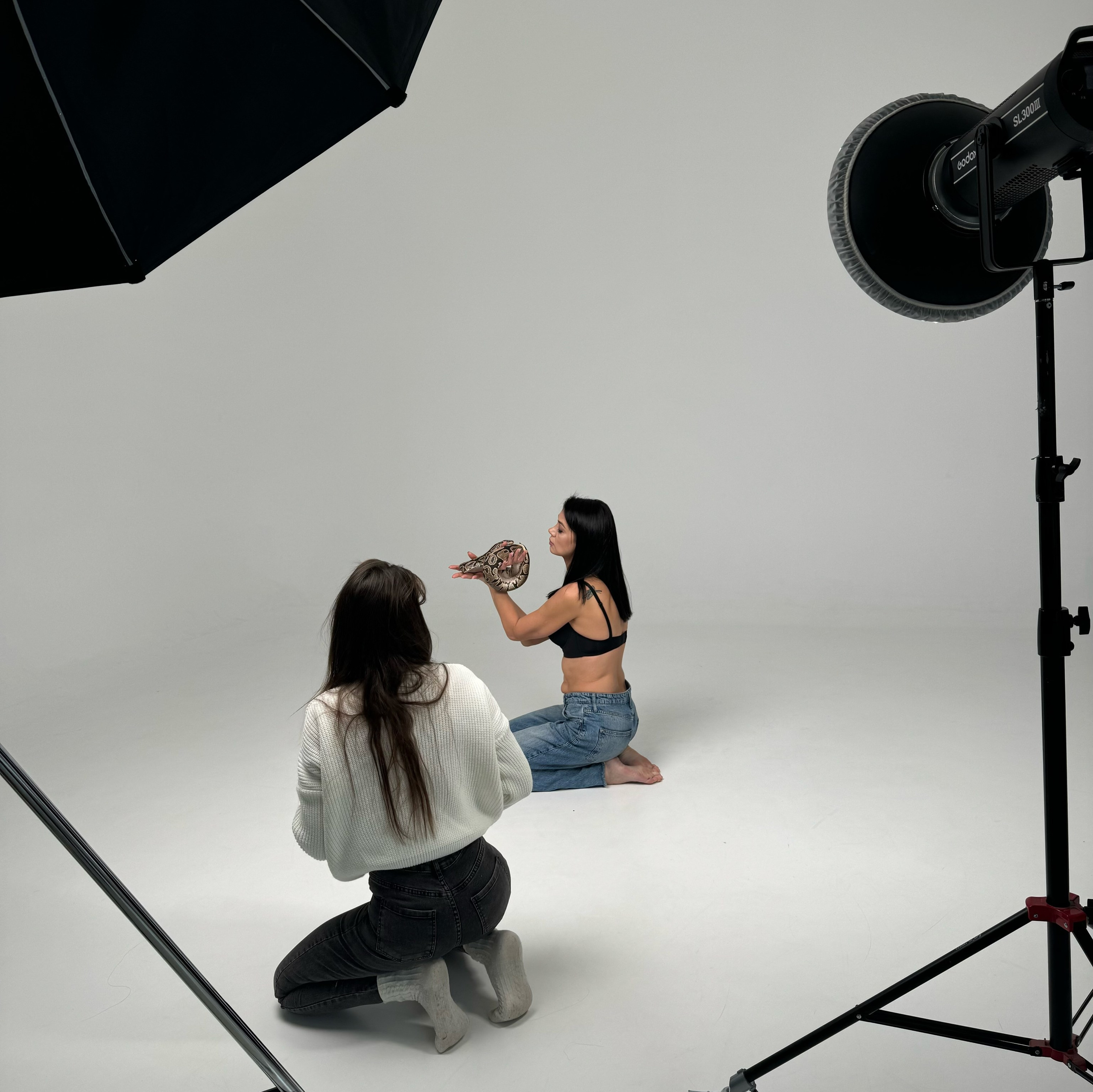 Контакты. Фотограф Nati Gorbunova