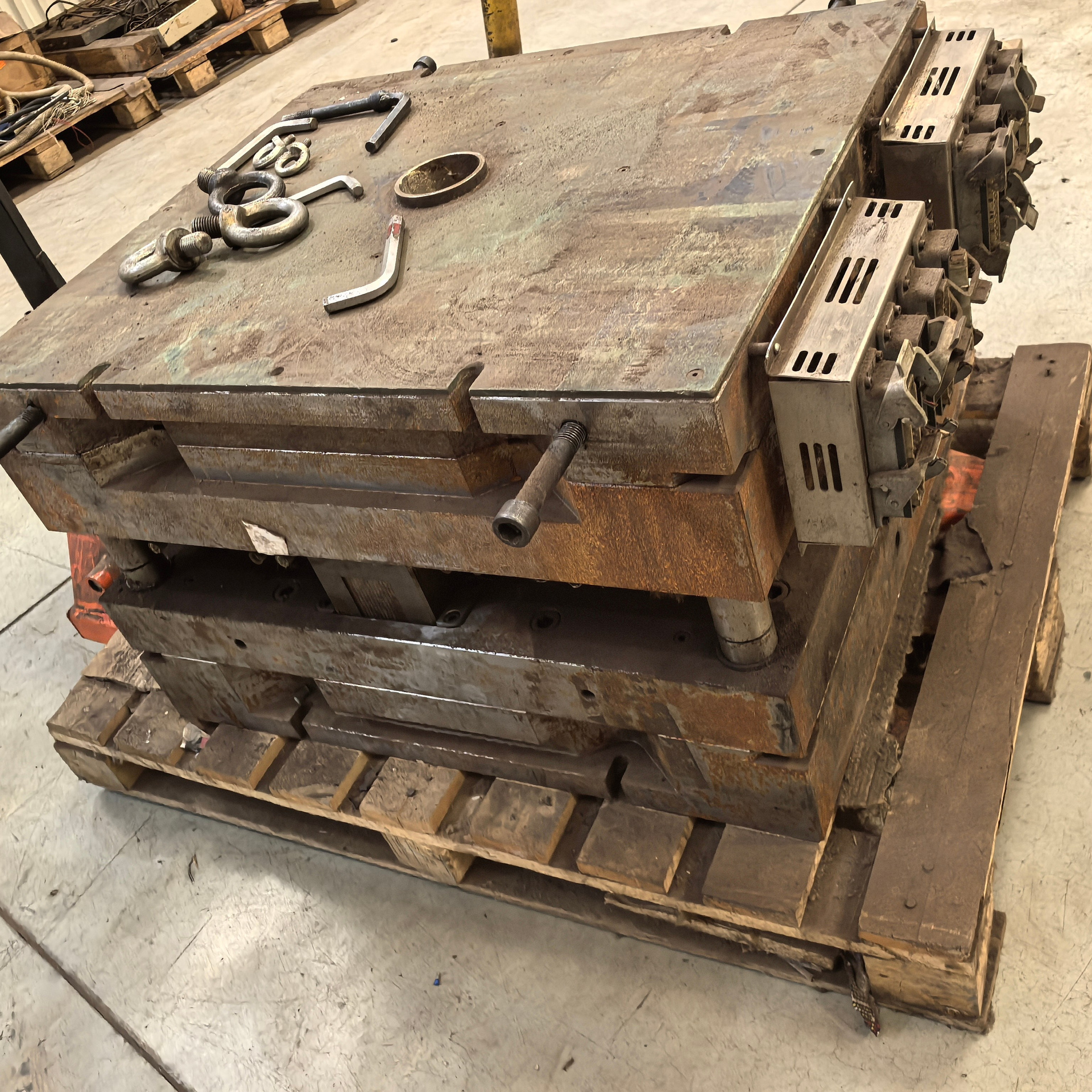 Литьё пластмассы