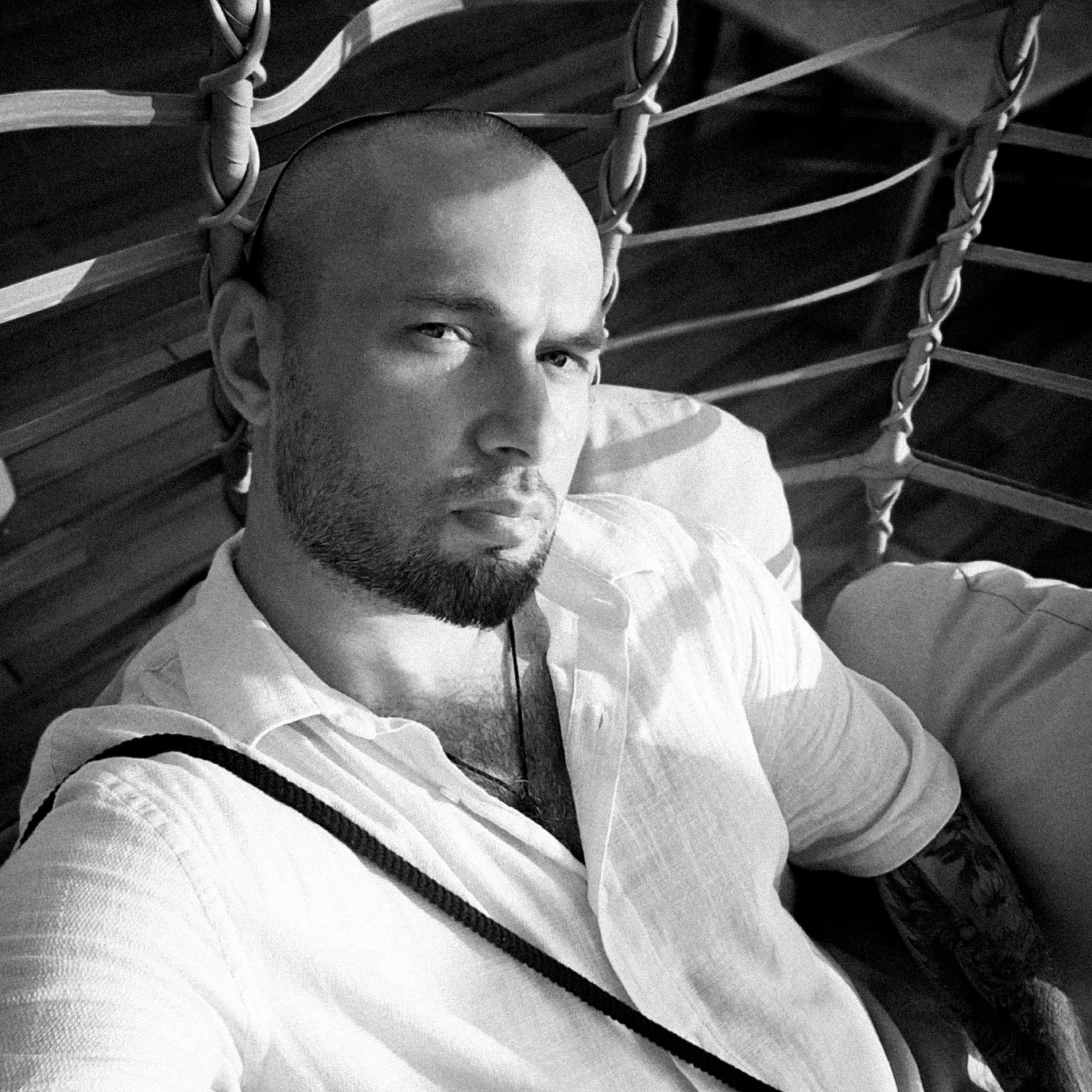 Фотограф, видеограф, оператор, клипмэйкер, ИИ -креатор, нейросети, Москва — Сочи