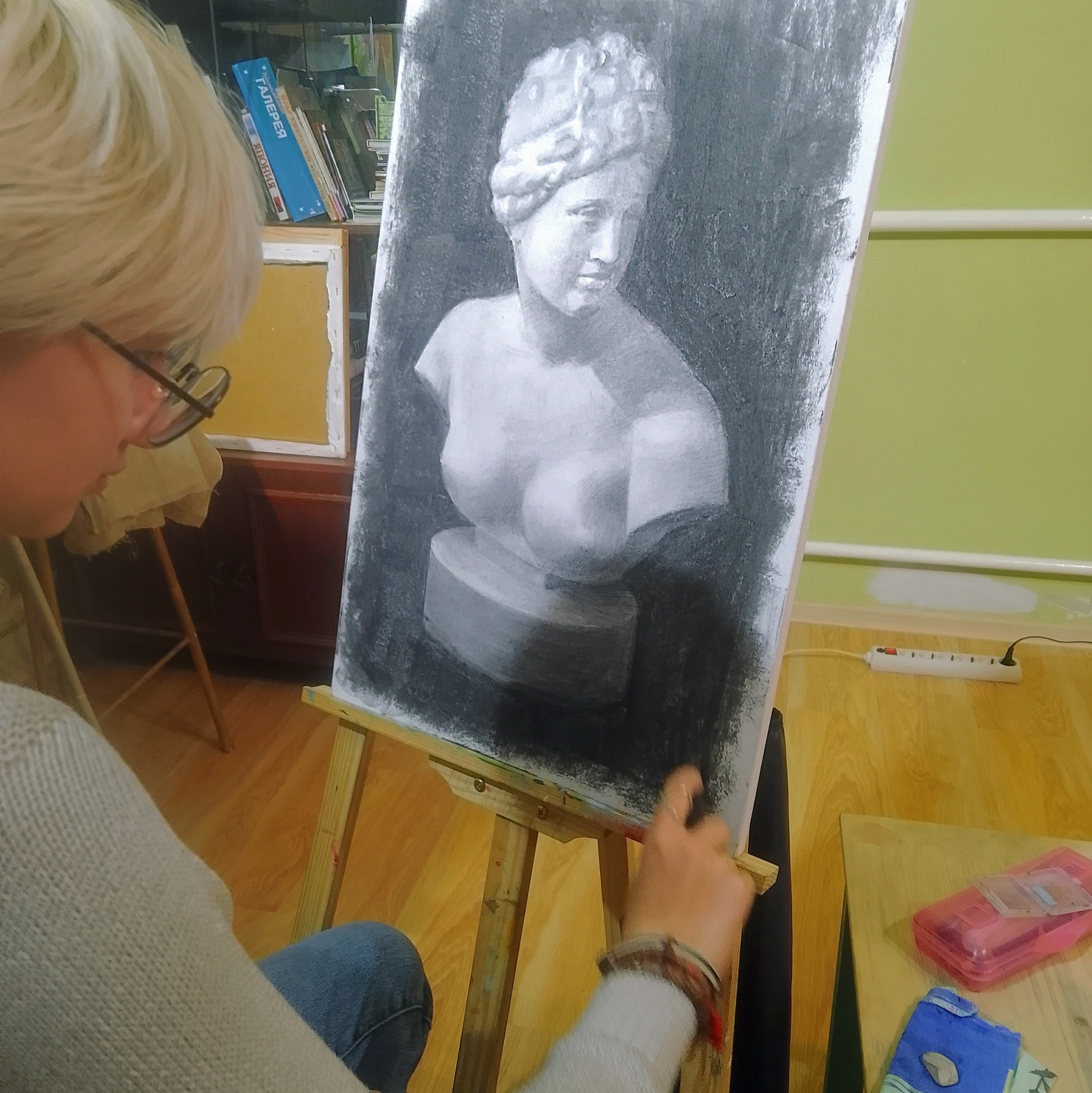 Обучение. Тихонова Анна —художник-график, художник-монументалист, живописец, педагог