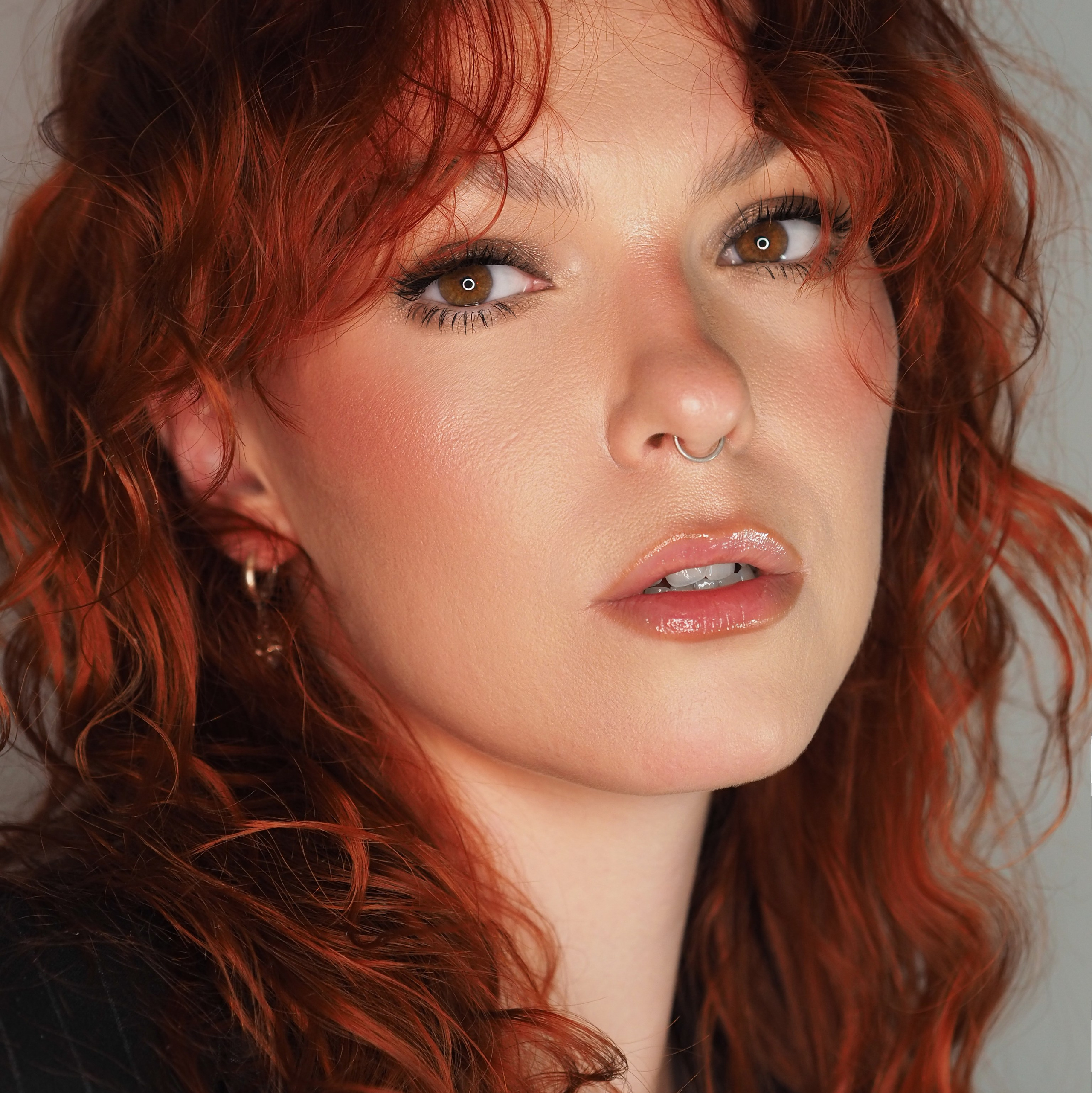 Контакты. Beauty фотограф в Москве Евгения Сизова