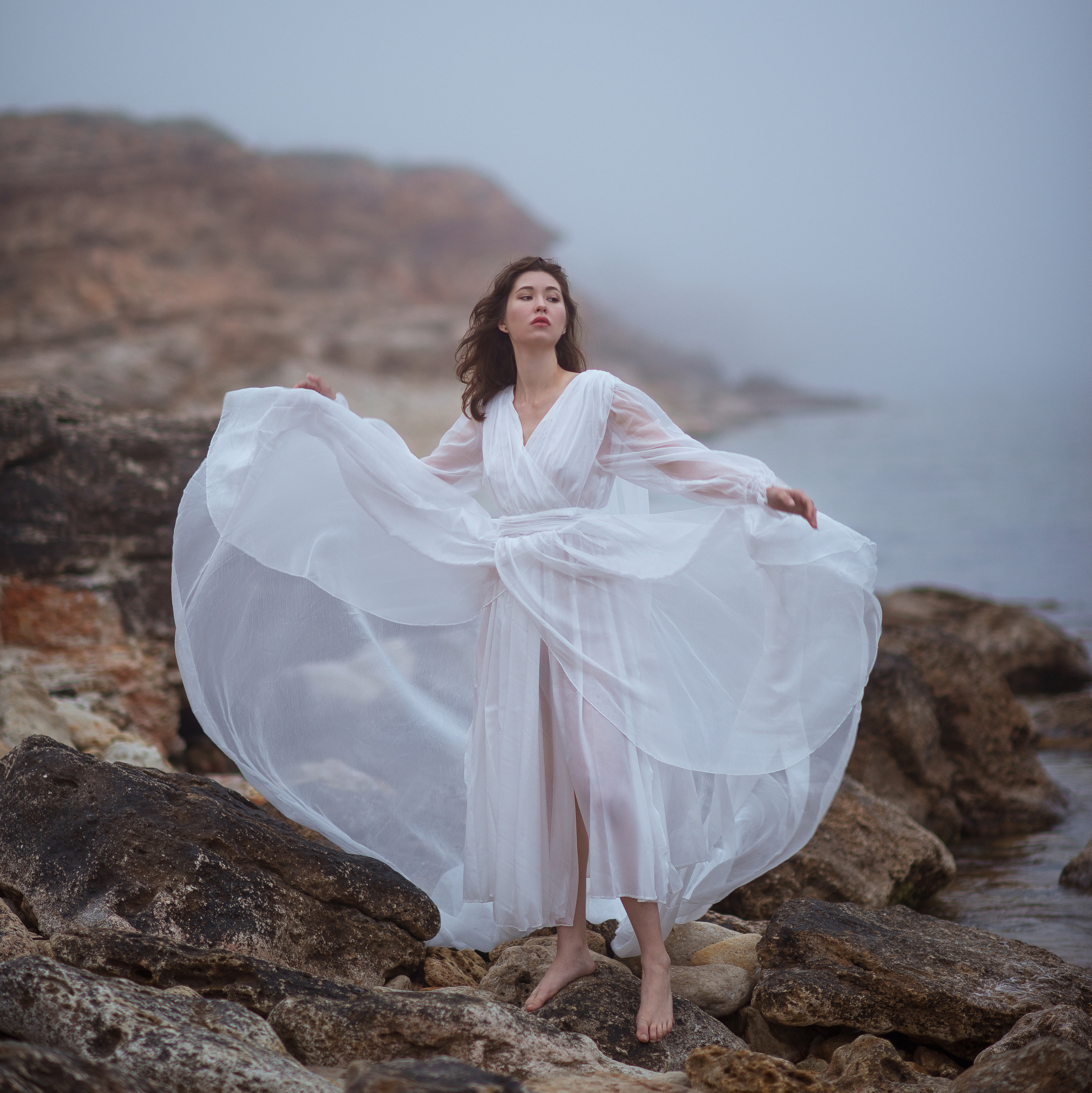 Пляжная фотосессия  в Крыму.  Запись к фотографу в Севастополе, бронь на выходные за две недели.