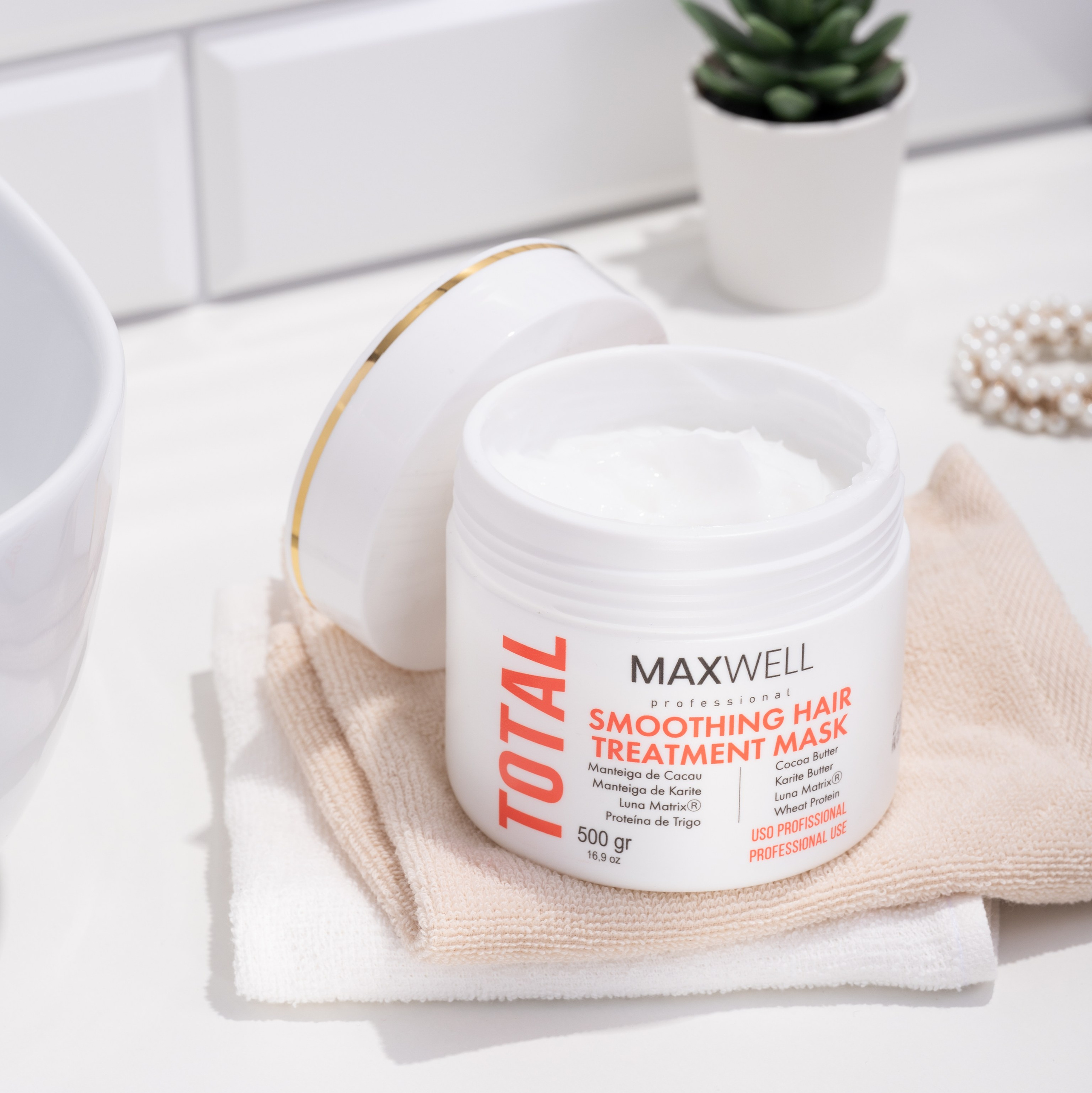 Съемка Декоративной косметики для волос. Студия рекламной и предметной съемки товаров WELKO Studio