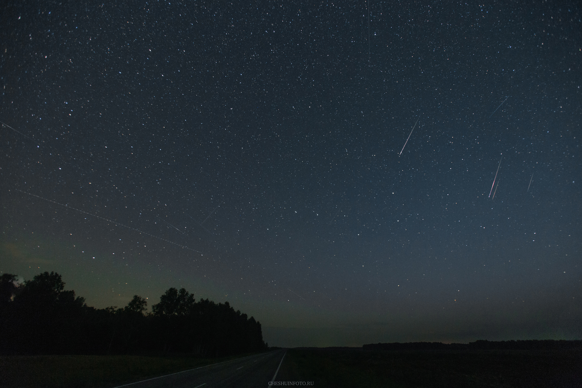 Метеорный поток Персеиды. Фотограф Александр Чешуин