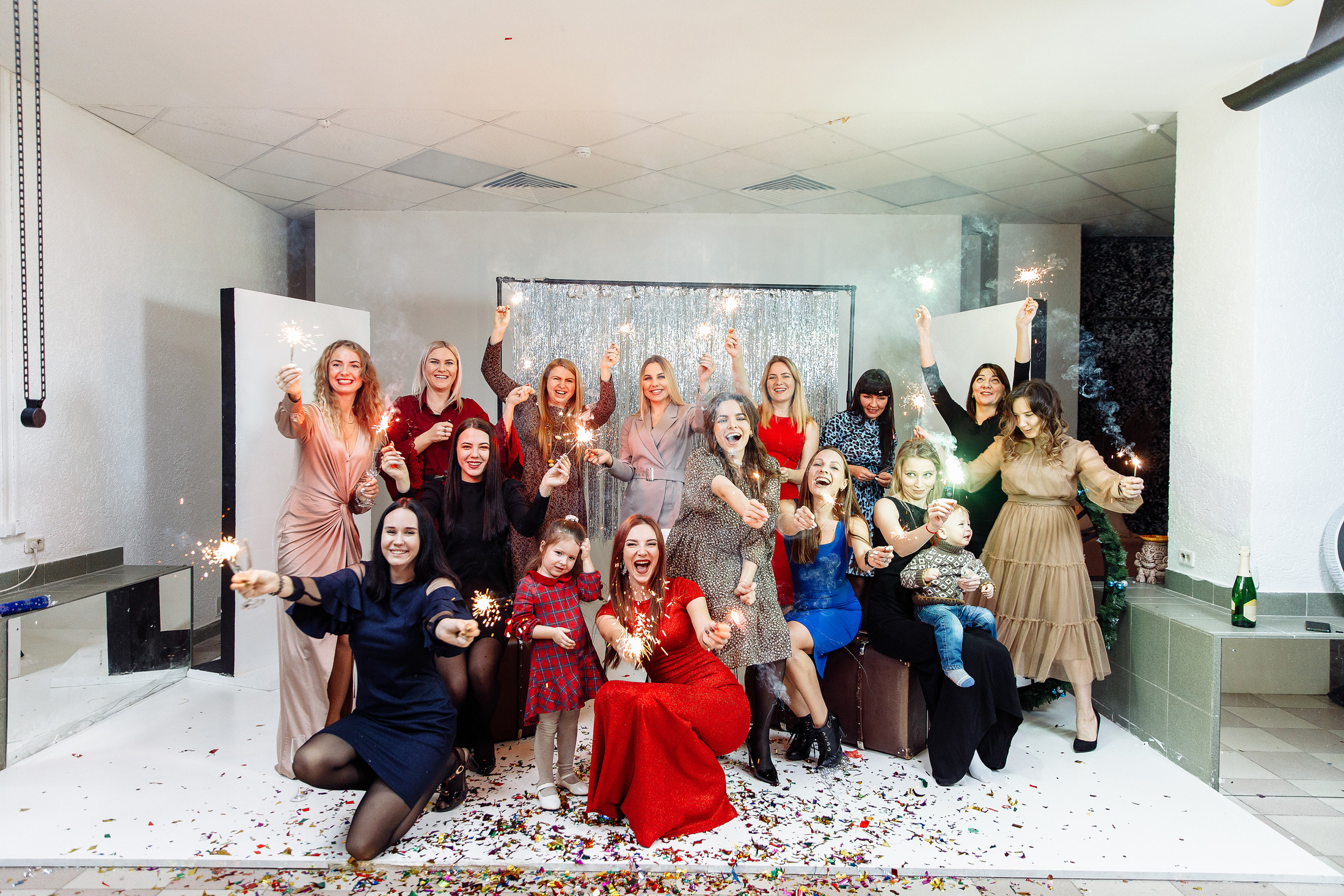 Корпоративная фотосессия. Деловая встреча. Фотограф в Саратове — Свадьба, выпускной, заказать 89376325252