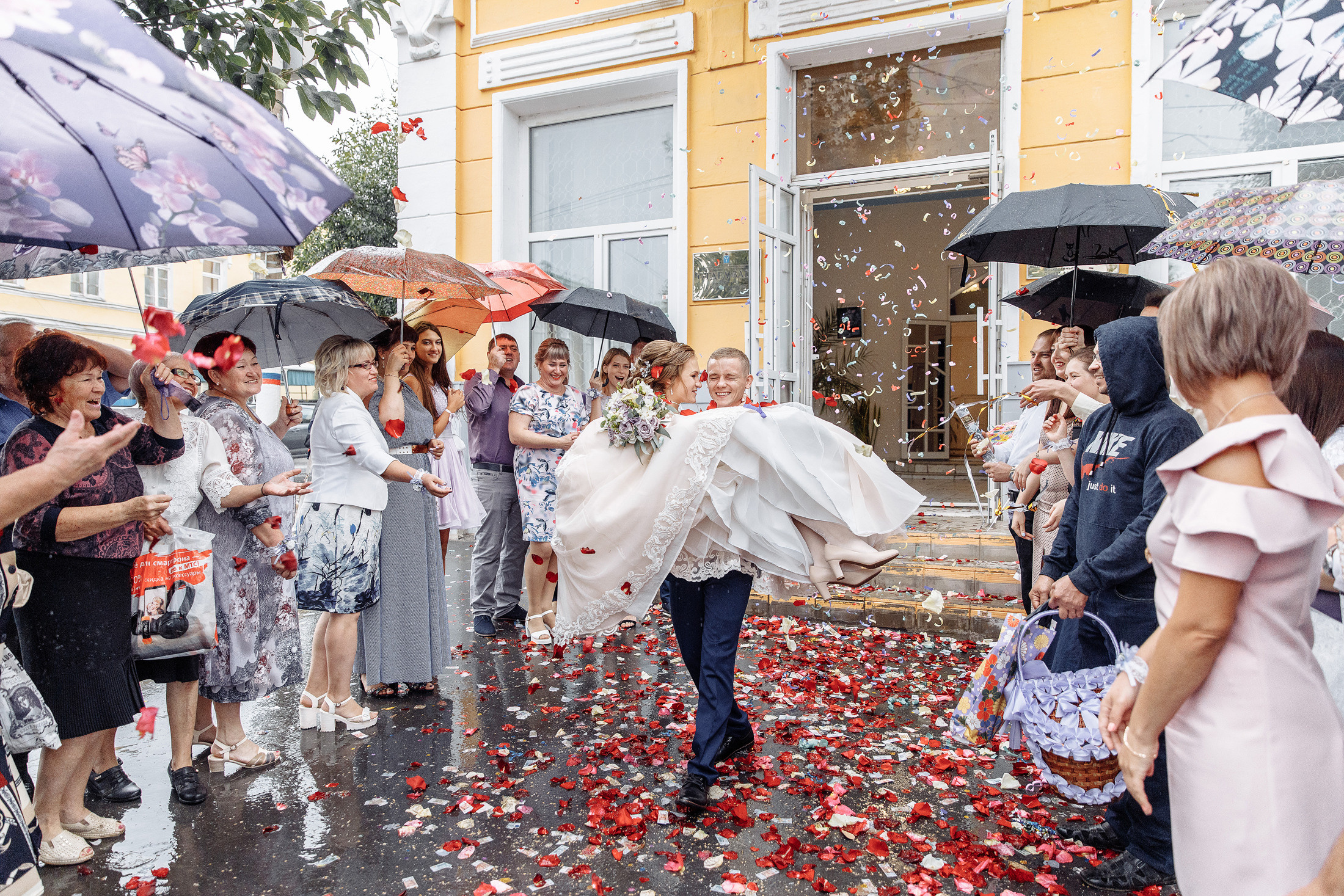 ЗАГС vs Выездная. Фотограф в Саратове — Свадьба, выпускной, заказать 89376325252