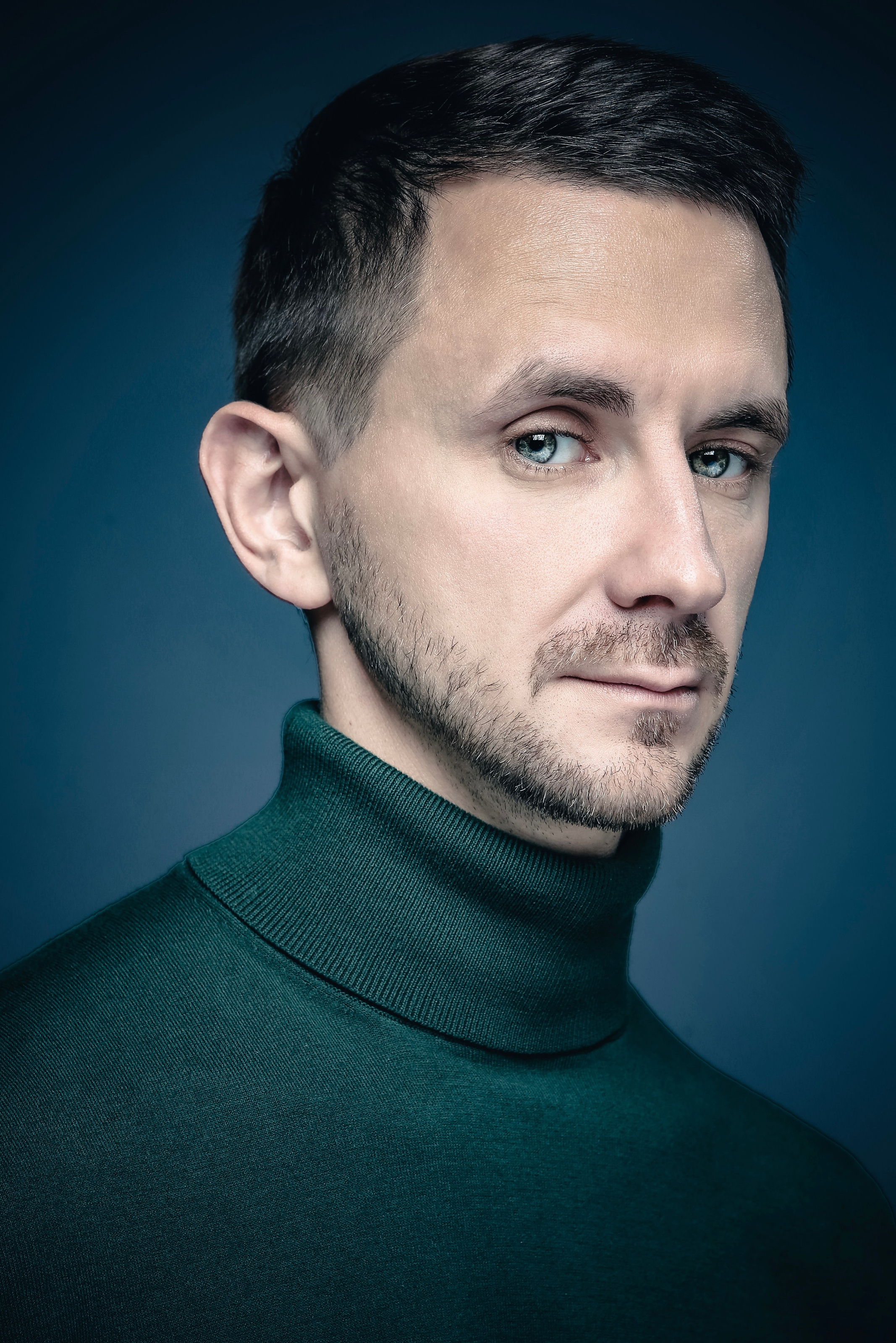 Портретный фотограф в Москве — Пётр Максимов