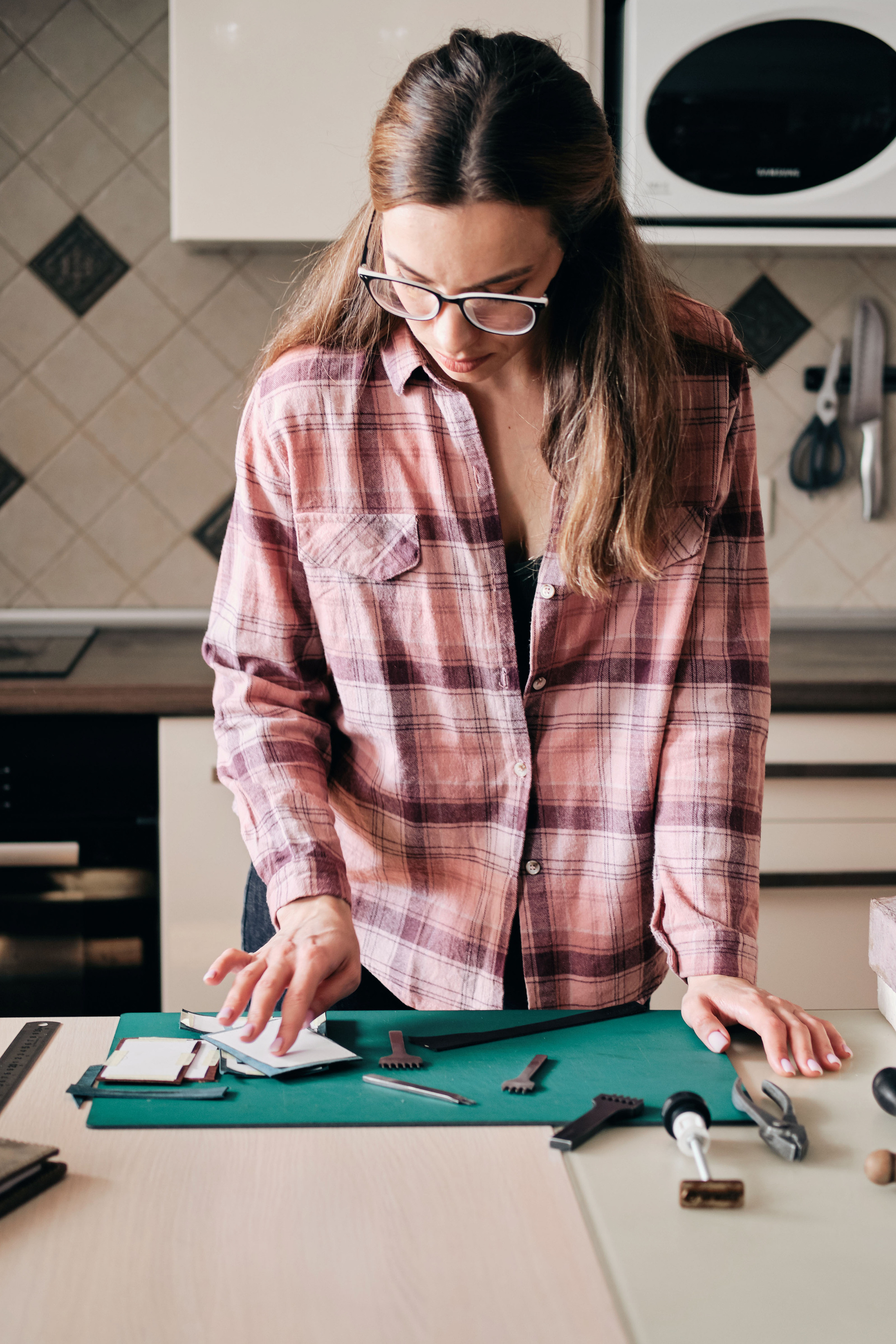 Контент съёмка для кожевенной мастерской в Новосибирске. Артём Кузнецов, фотограф, Новосибирск