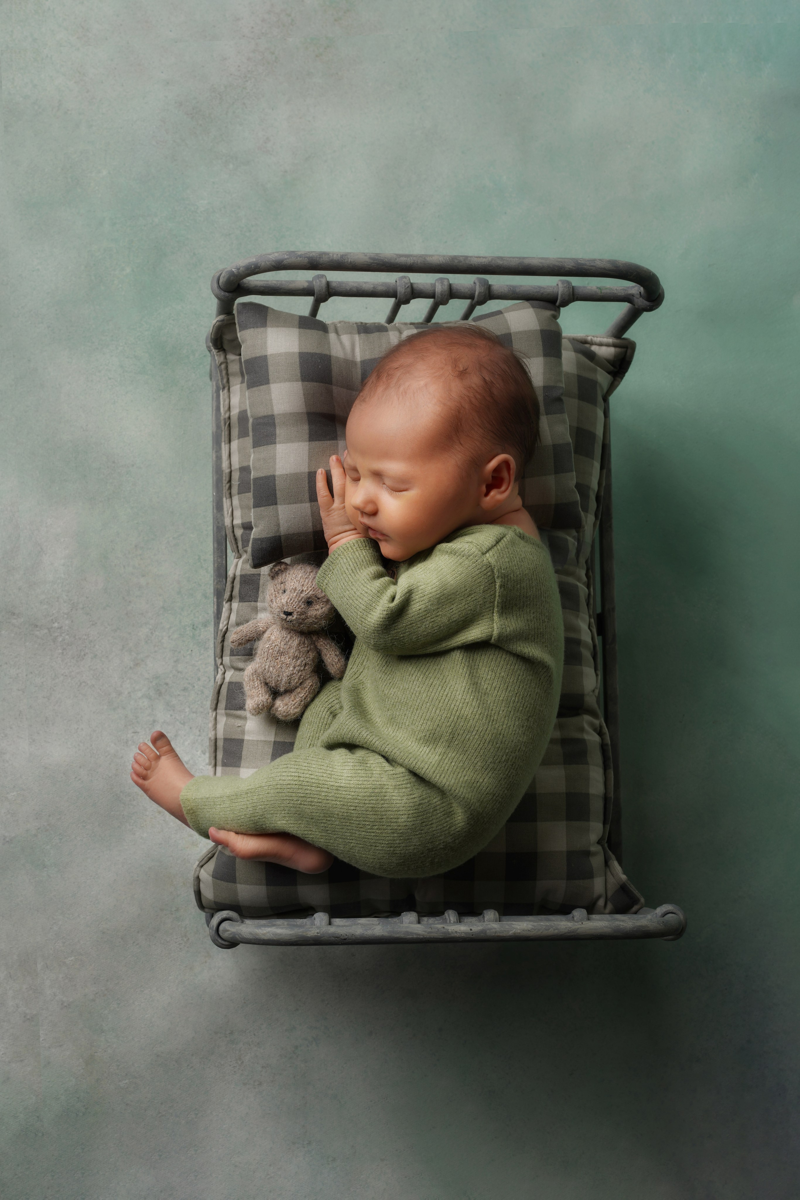 Новорожденные. Классика. Фотограф новорожденных беременных в Тюмени Ткачук Татьяна