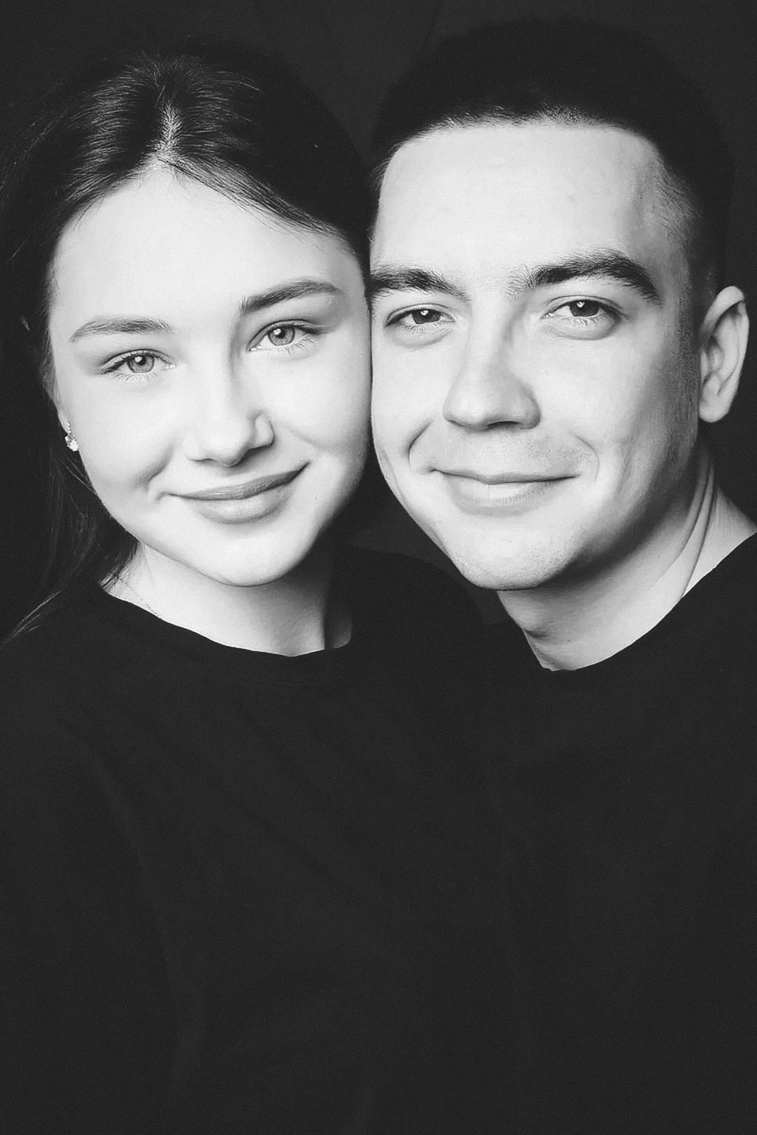 Фотосессия Love Story в Казани — стильные и эмоциональные фотосъёмки для влюблённых. Профессиональная кадры в лучших локациях Казани: улицы города, природа и студии. Живые эмоции, красивые кадры и настоящая атмосфера любви. Фотограф Садег Азарми. Тел. +79172284430