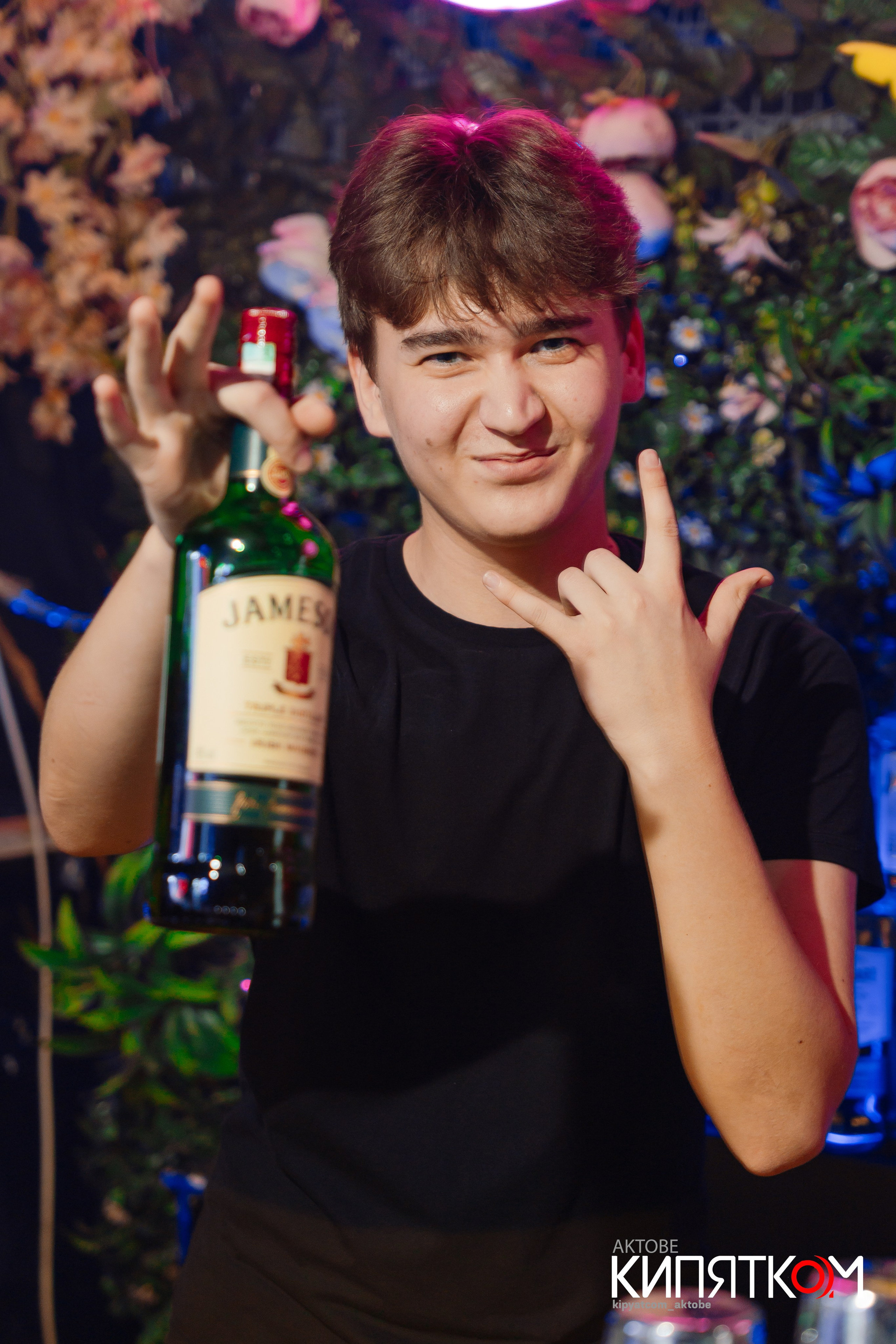 NIGHT BAR X.O. Актобе Кипятком