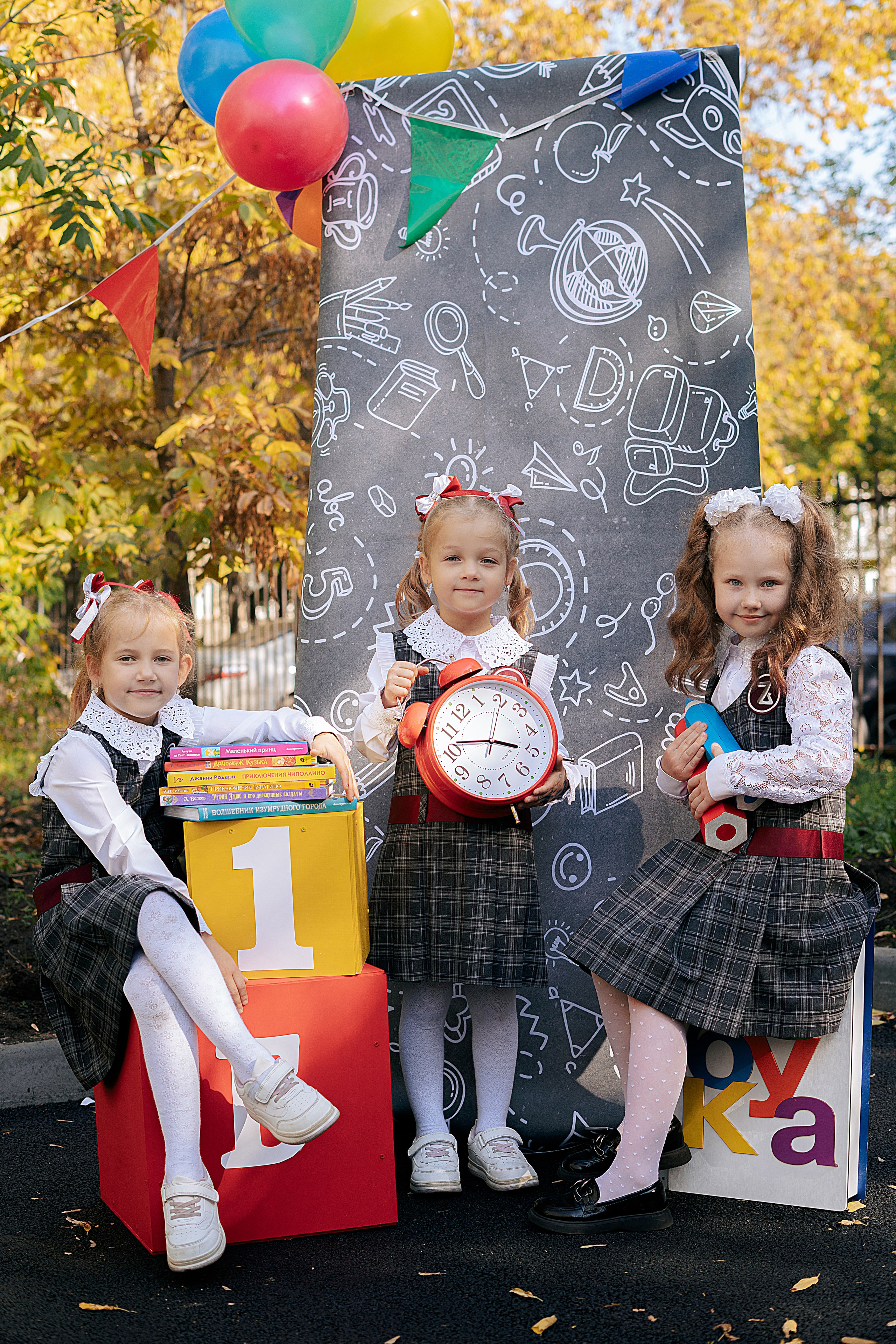 Альбомы для начальной школы. Школьный фотограф в Челябинске. Выпускные фотоальбомы