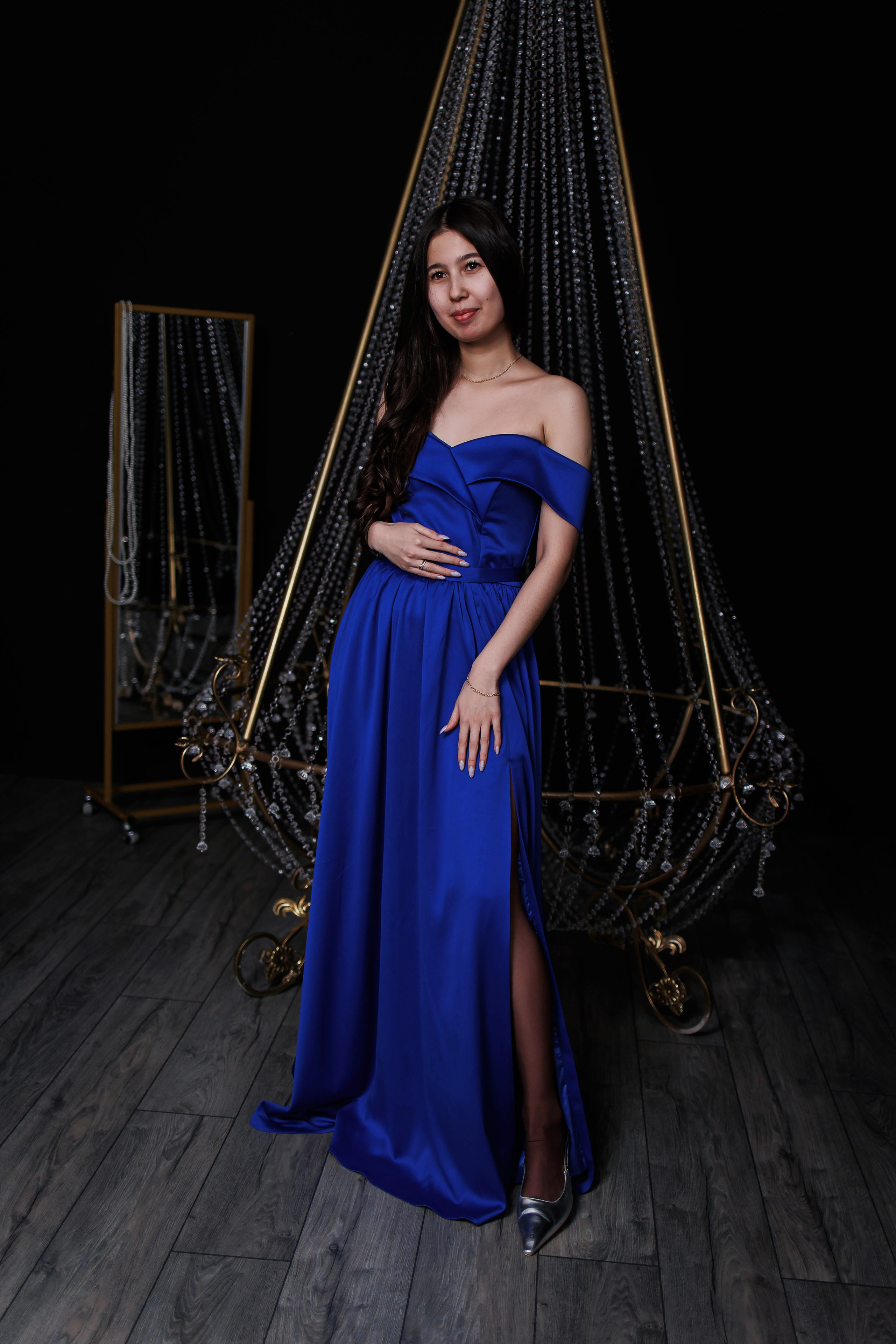 Длинные платья. Интерьерная фотостудия Background в Омске