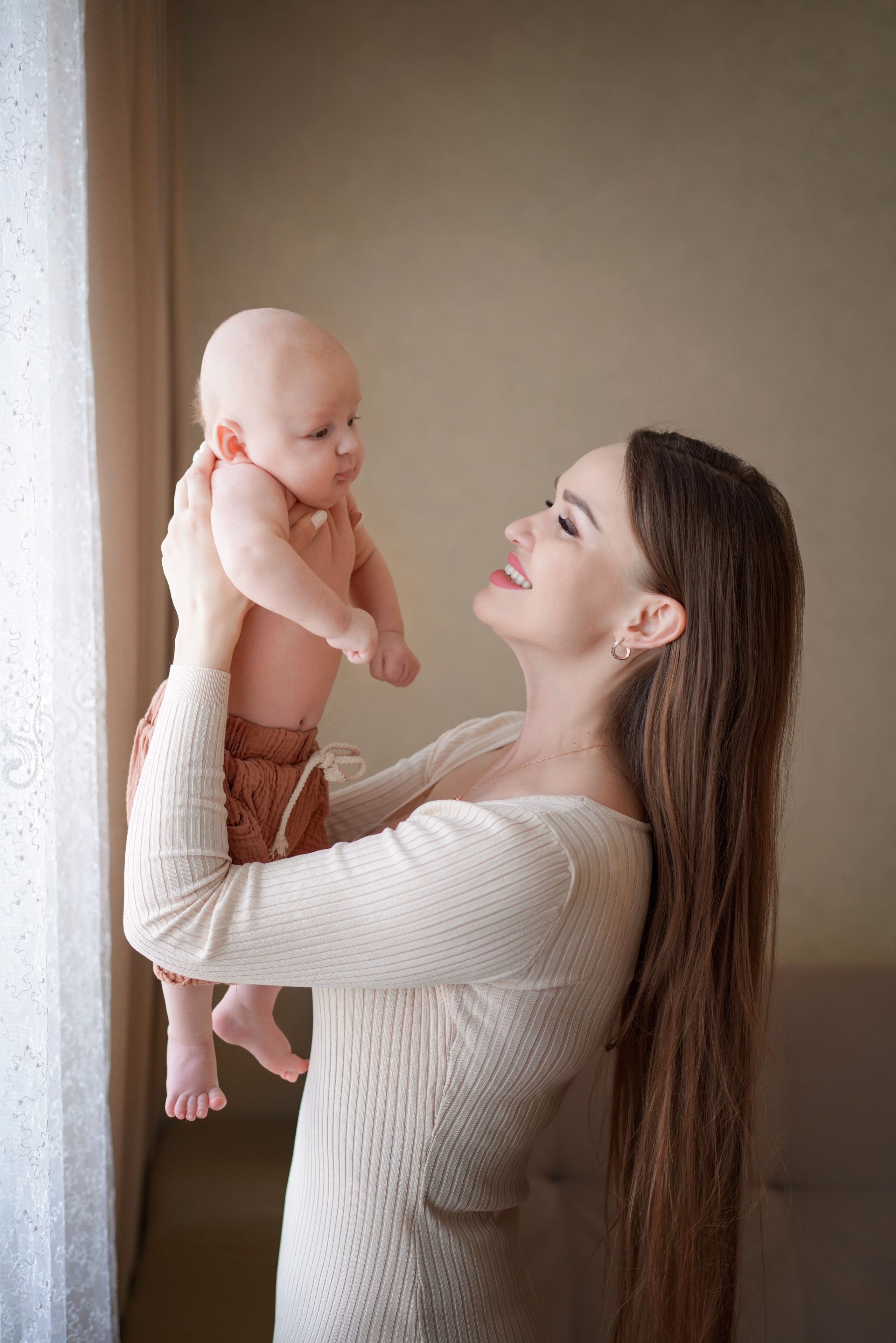 Съемка новорожденного в стиле Lifestyle. Фотограф новорожденных беременных в Тюмени Ткачук Татьяна