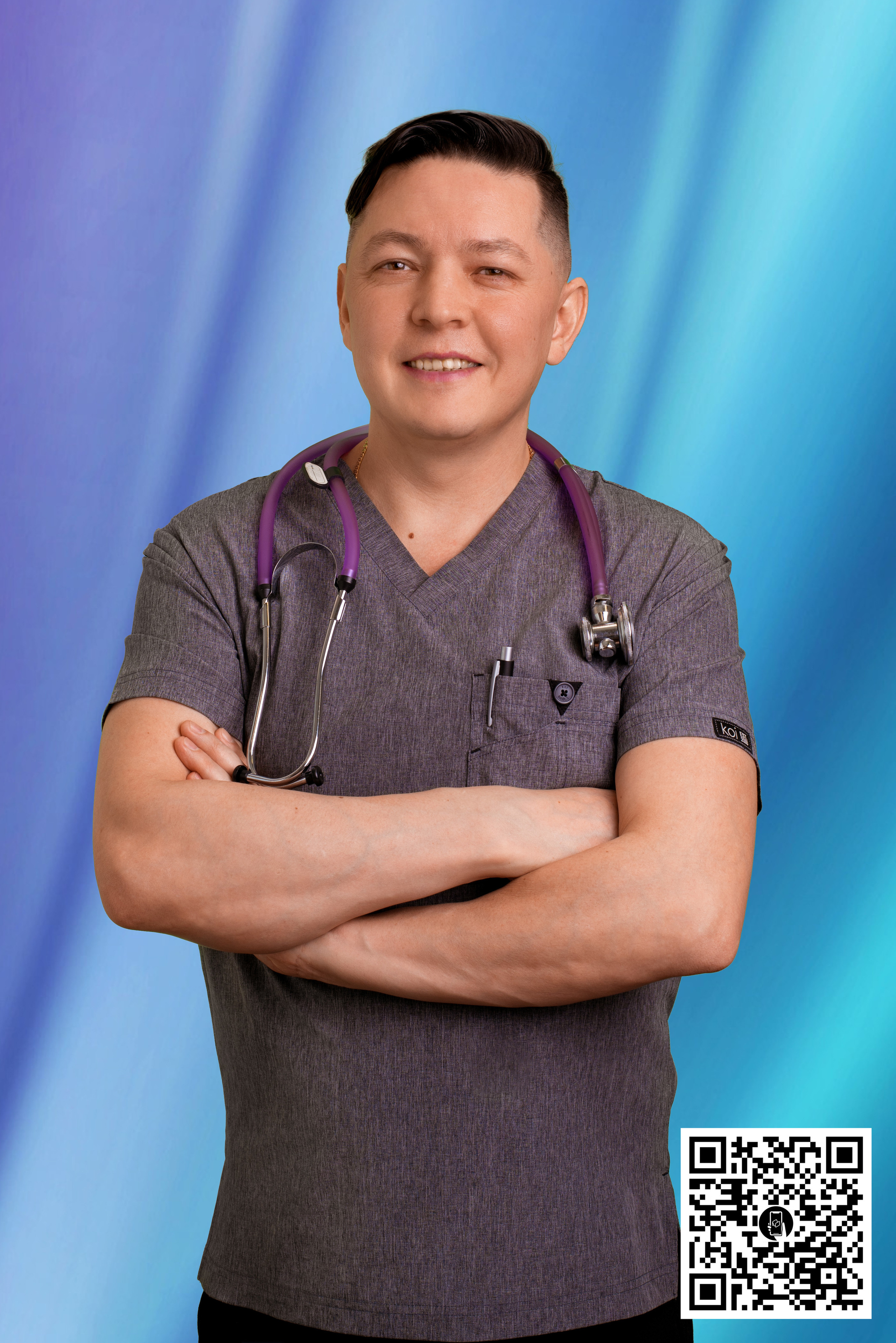 Визитки с дополненной реальностью, оформленный стенд с работниками. Детский фотограф. «Ожившие» фото, г. Нижневартовск