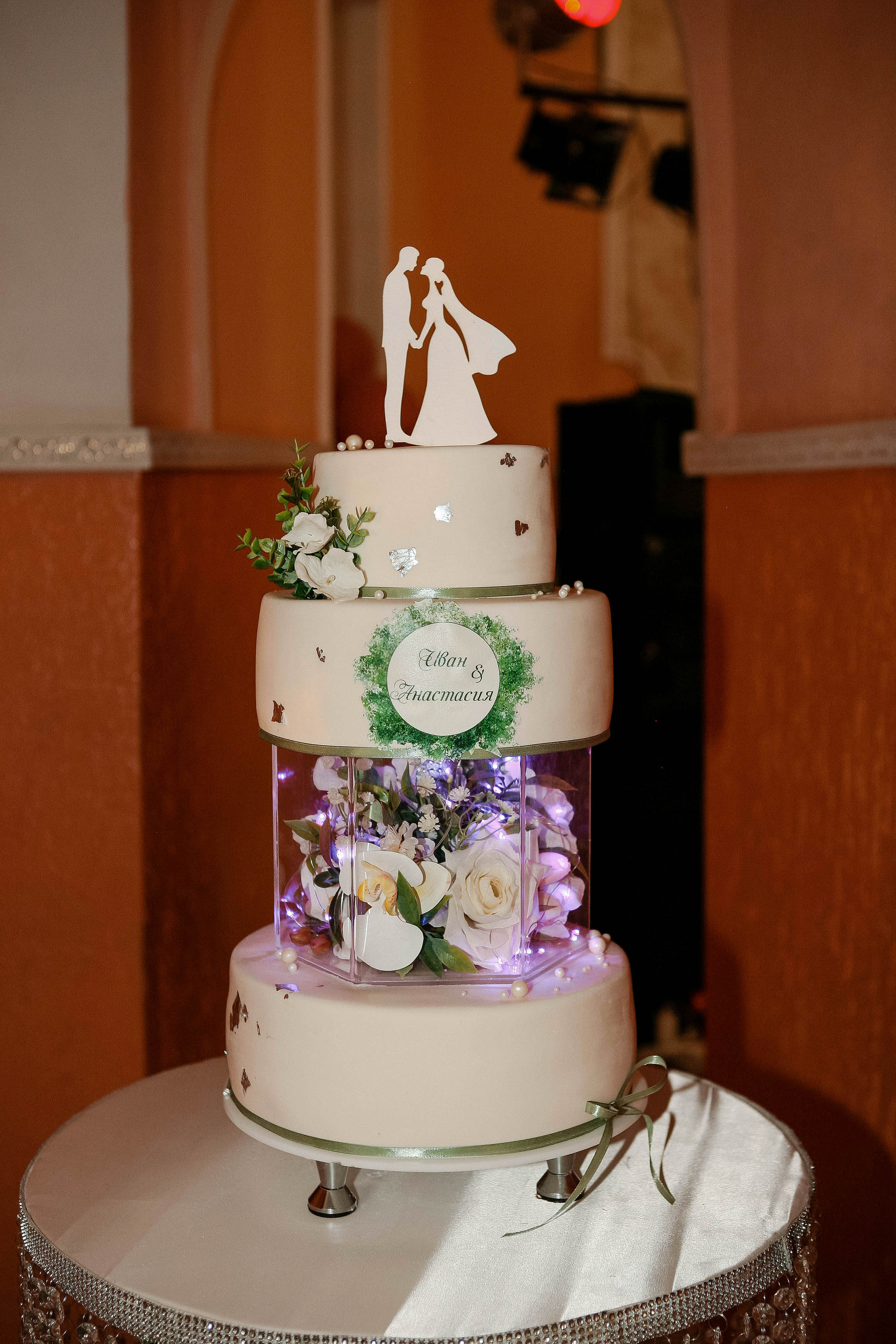 Все, что вам необходимо знать о свадебном торте. Свадебный фотограф Евгения Фролова г. Каменск-Шахтинский, Донецк, Ростов
