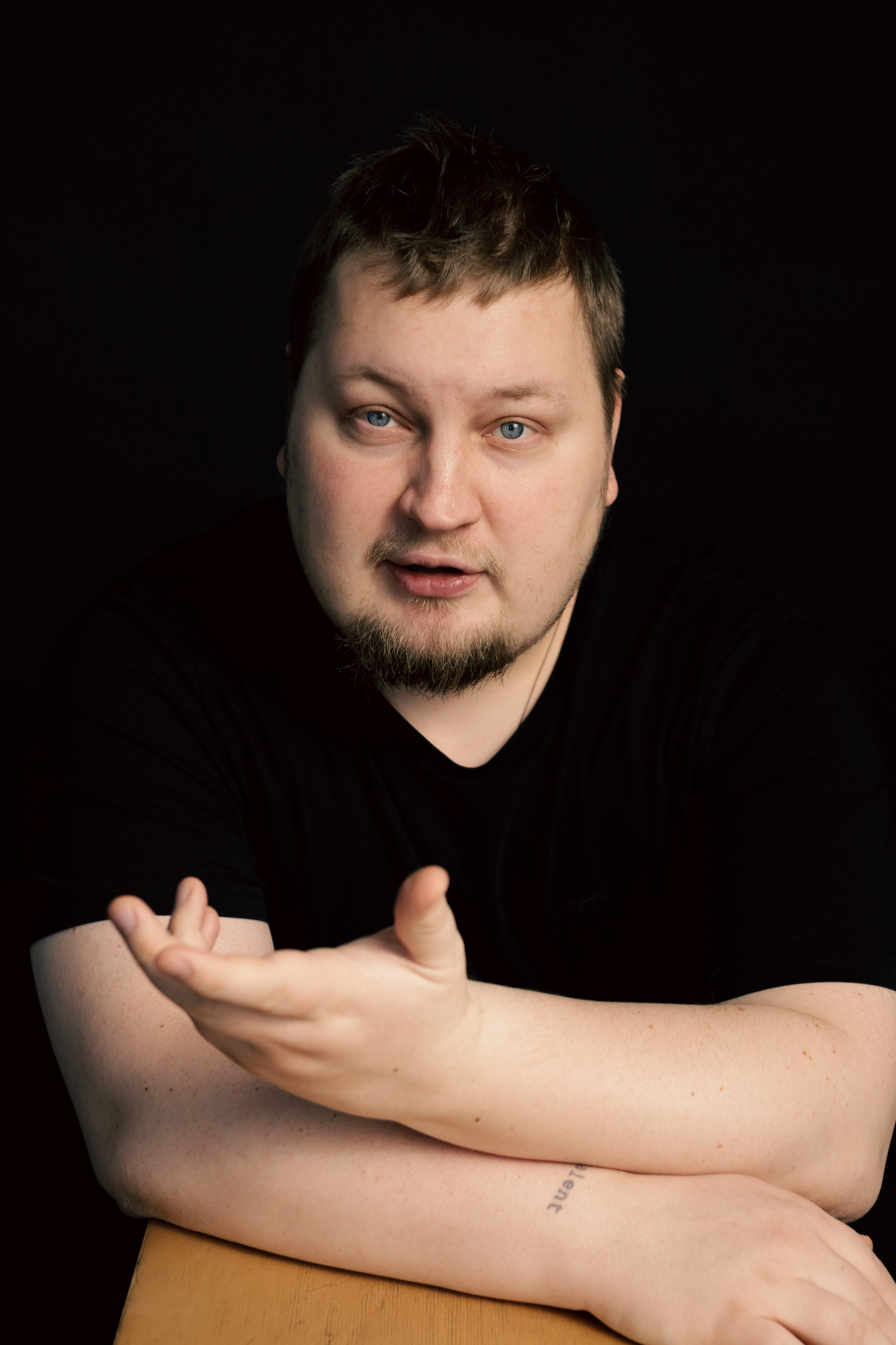 Кинорежиссёр Алексей Южаков. Фотосъемка и интервью. Фотограф в Тюмени Даша Михнова. Портреты, фотопроекты, фотодни