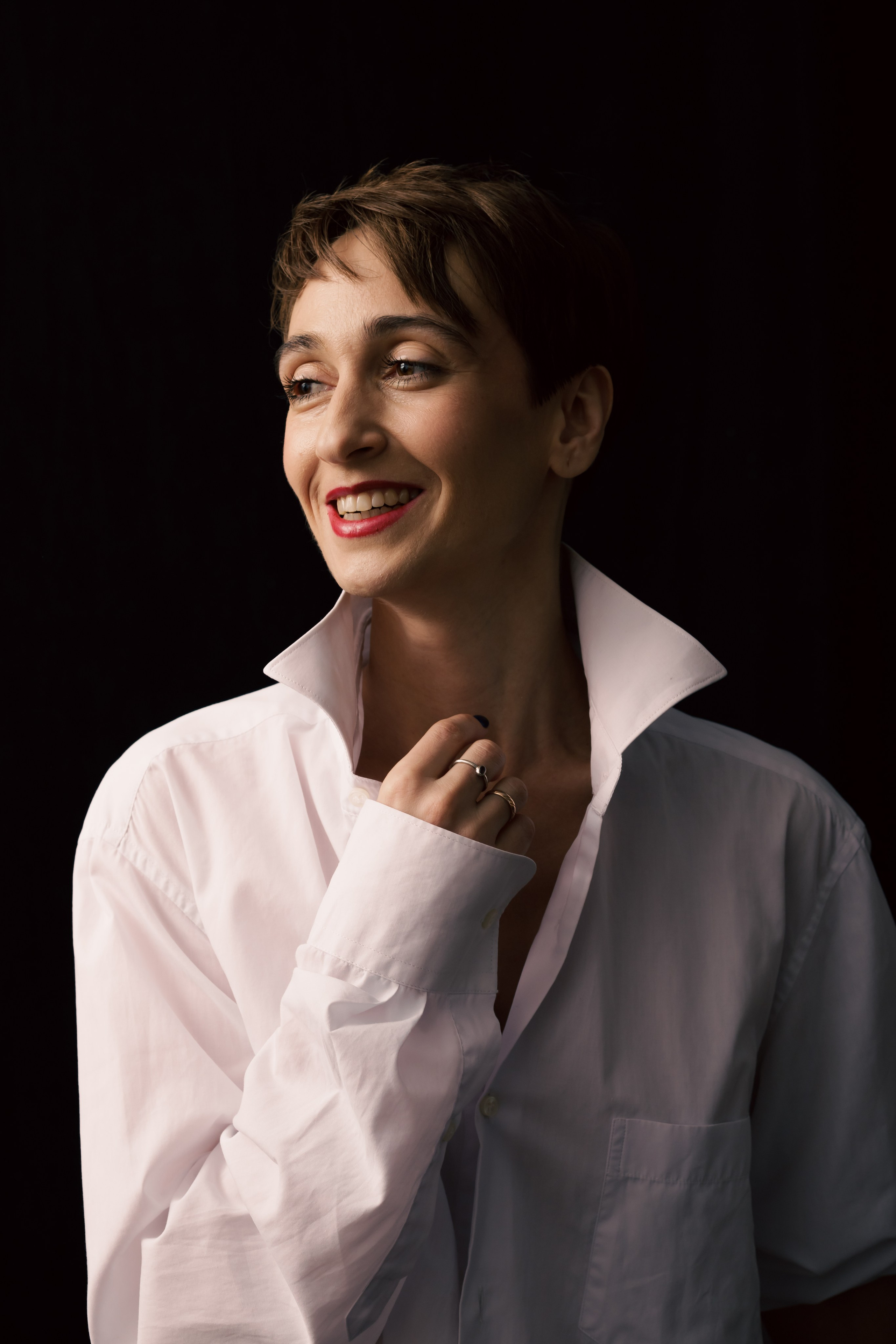 Писатель Наташа Корсак. Фотосъемка и интервью. Фотограф в Тюмени Даша Михнова. Портреты, фотопроекты, фотодни