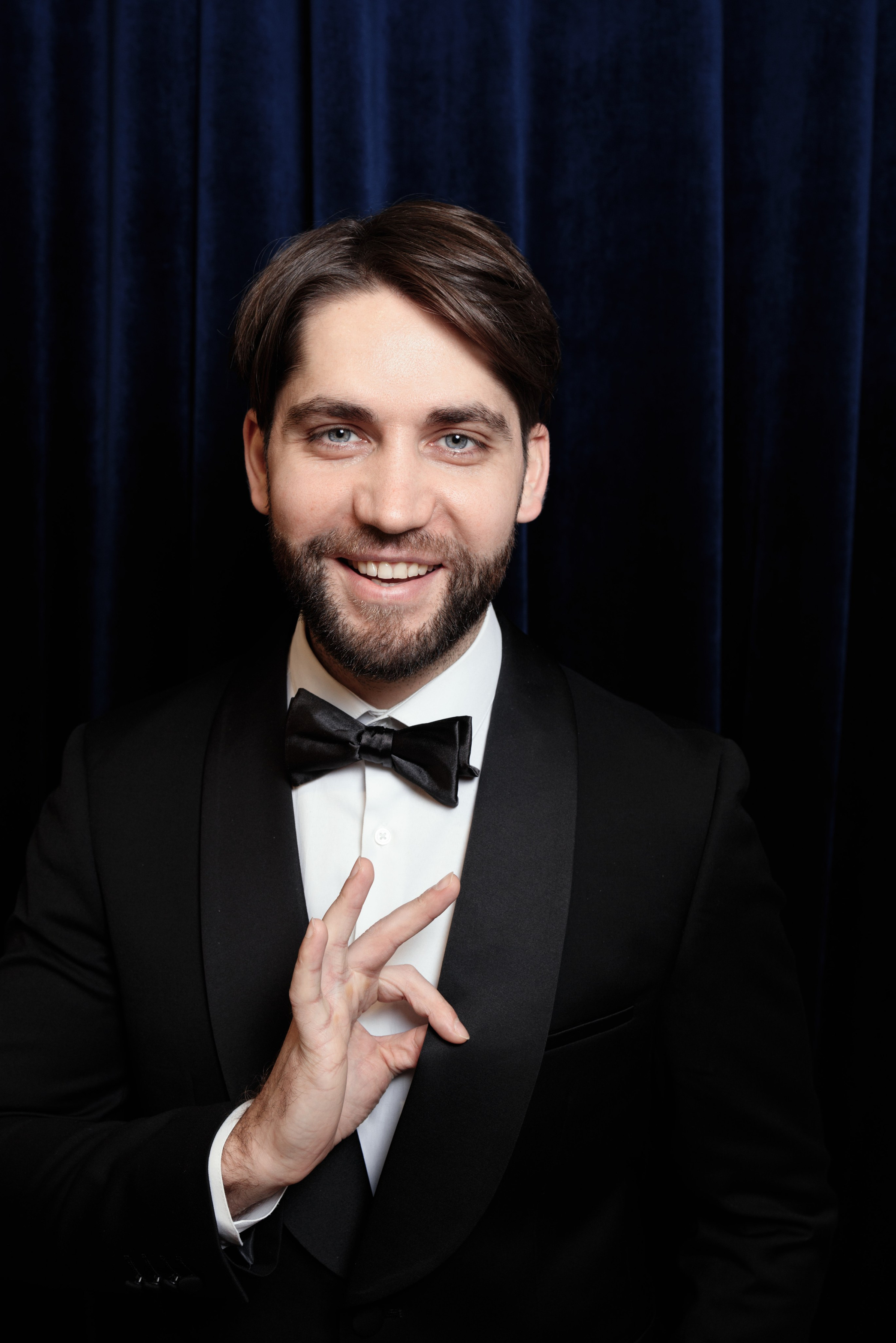 ВЕДУЩИЙ МЕРОПРИЯТИЙ