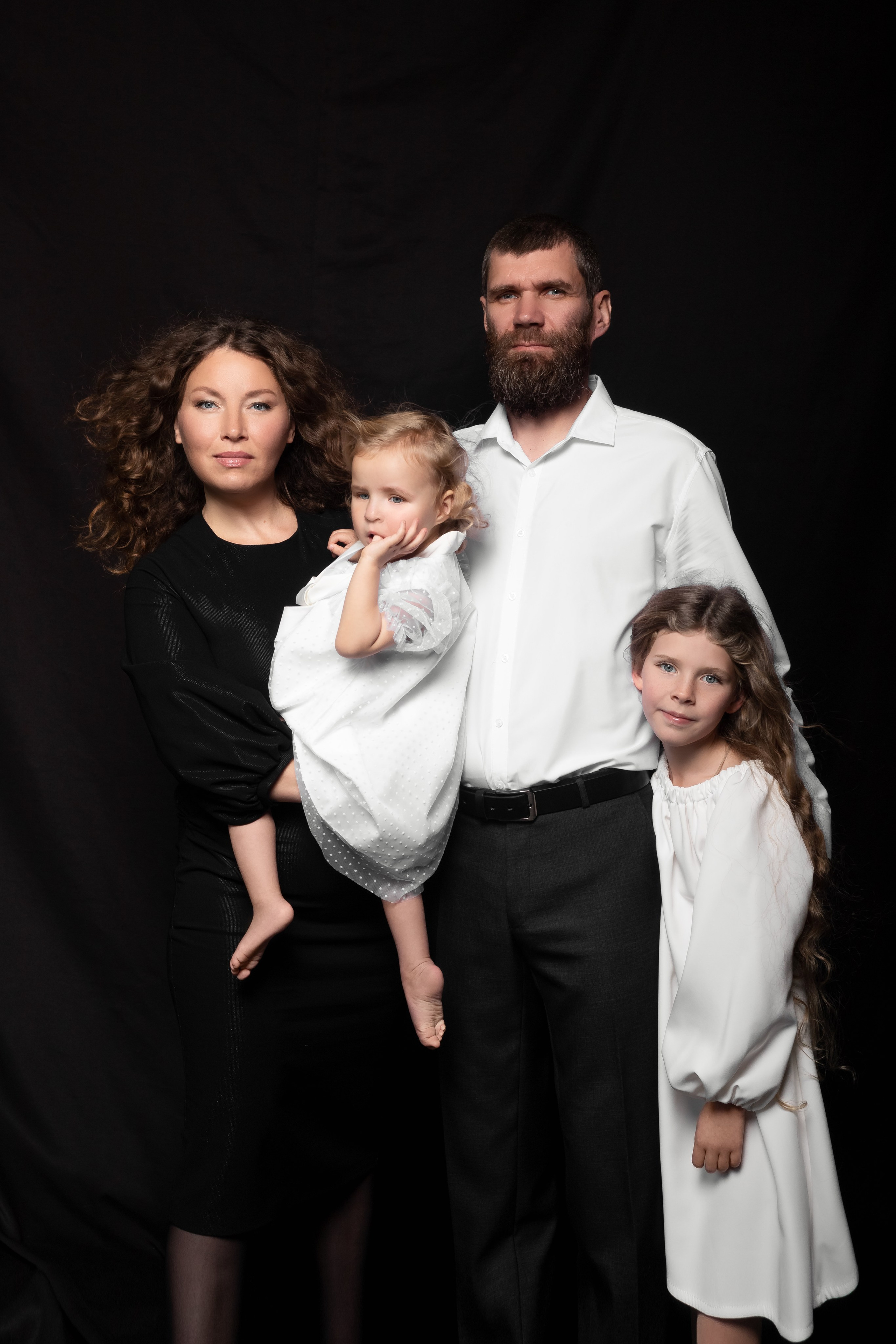 Фотограф в Тюмени Даша Михнова. Портреты, фотопроекты, фотодни