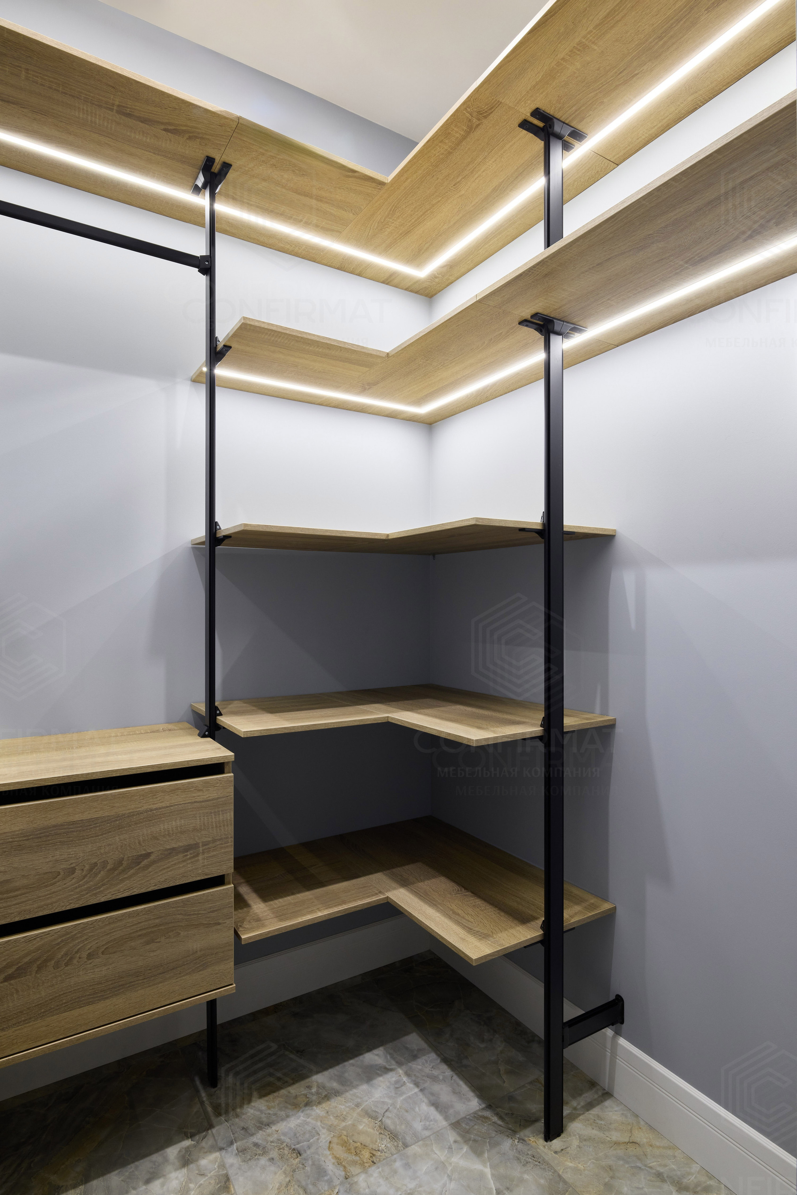 Гардеробная с металлическим каркасом. Мебель на заказ