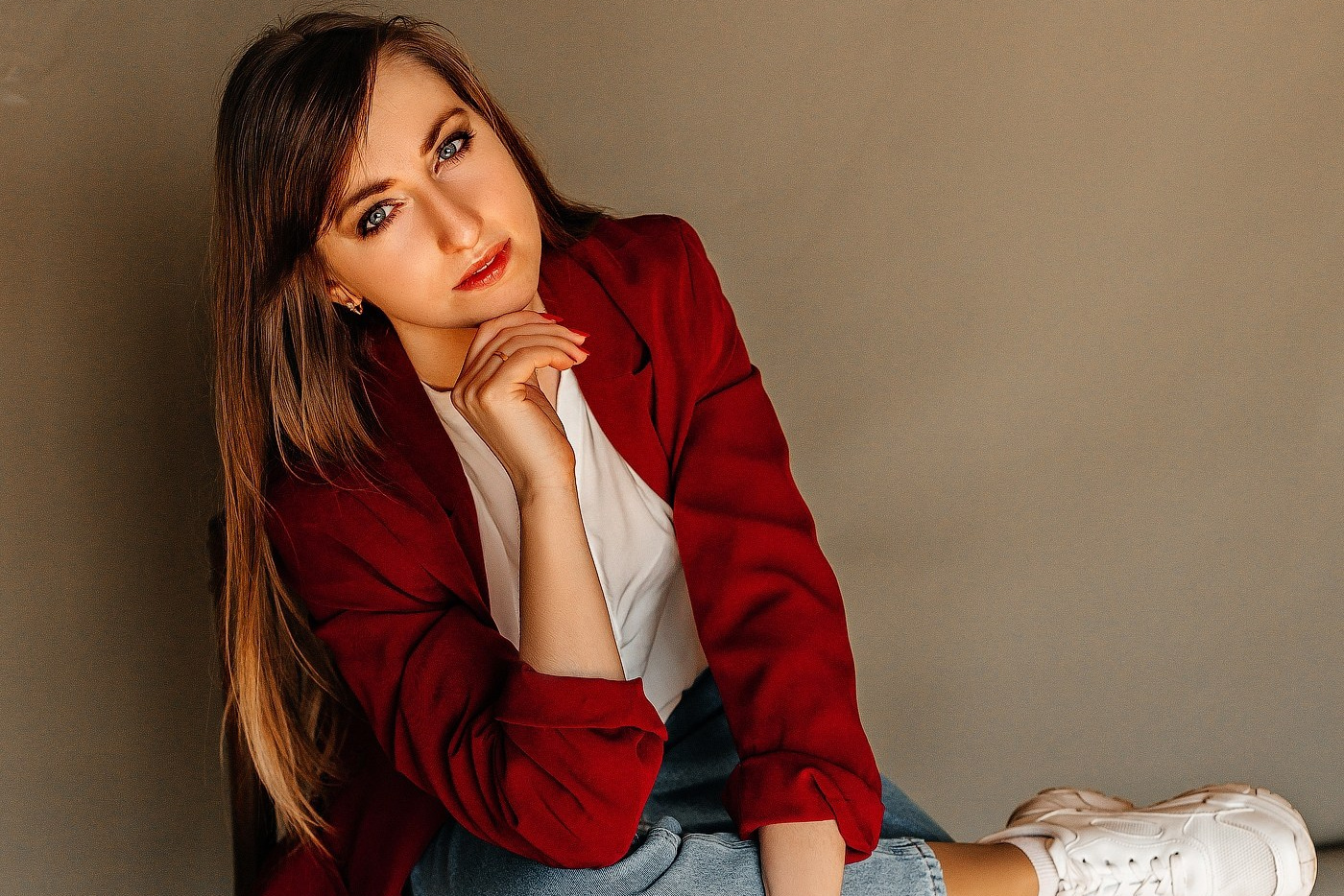 Профессиональный фуд-фотограф из ВладимираФотограф еды на съёмке в студии Владимира