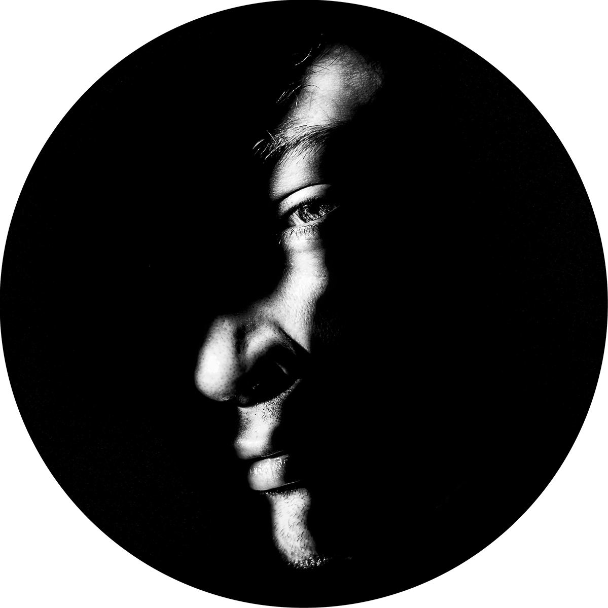 Контакты. Фотограф Алексей Федорищев