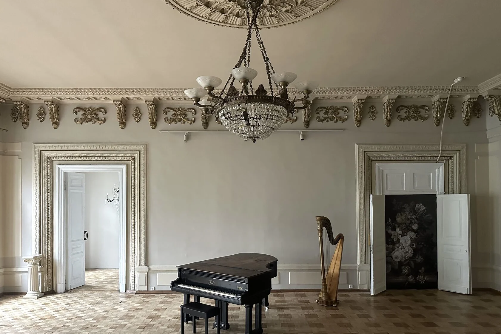 Подборка фотостудий в Москве. Женский фотограф в Москве