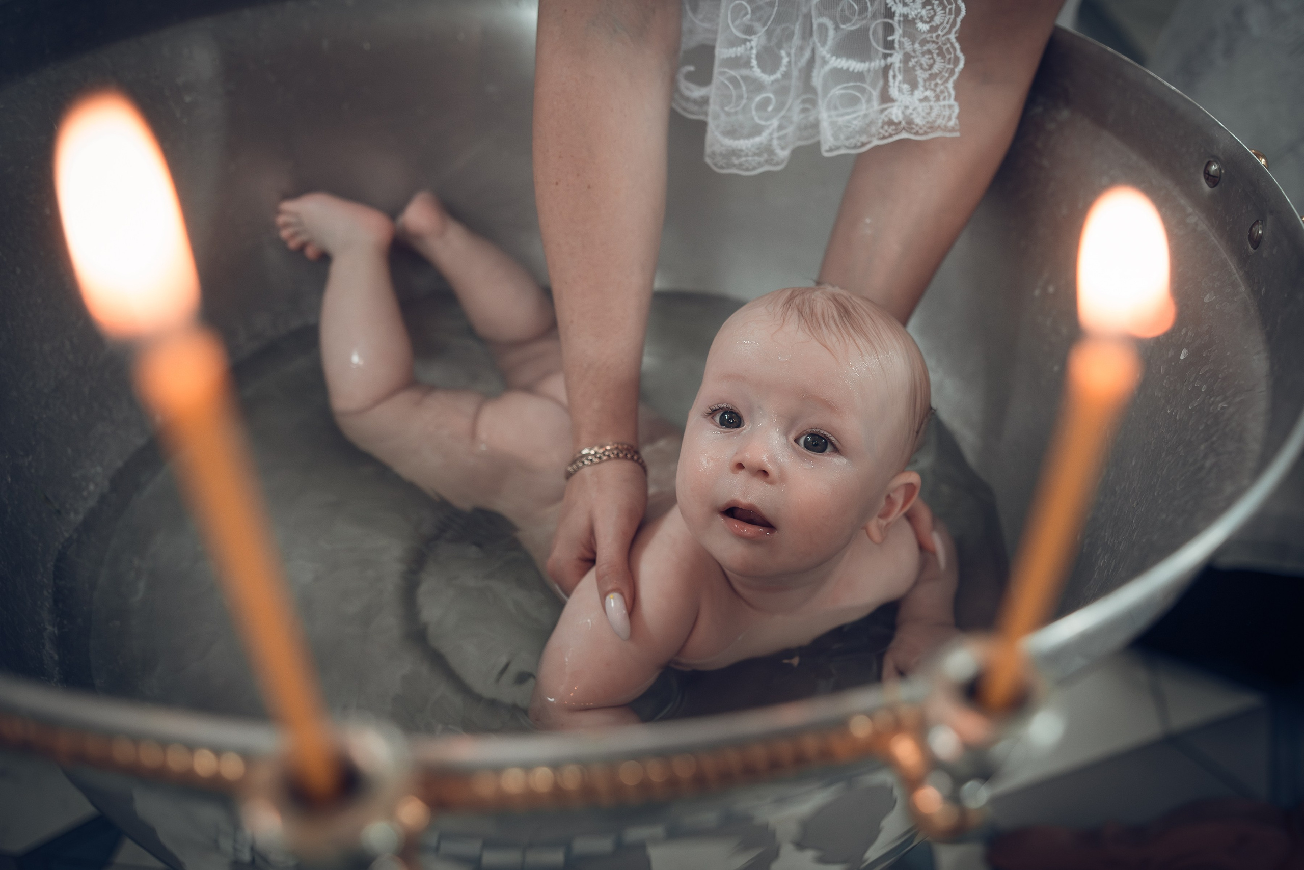 Фотографии во время крещения на долгую память. Фотограф  Крещения и Венчания Калининград