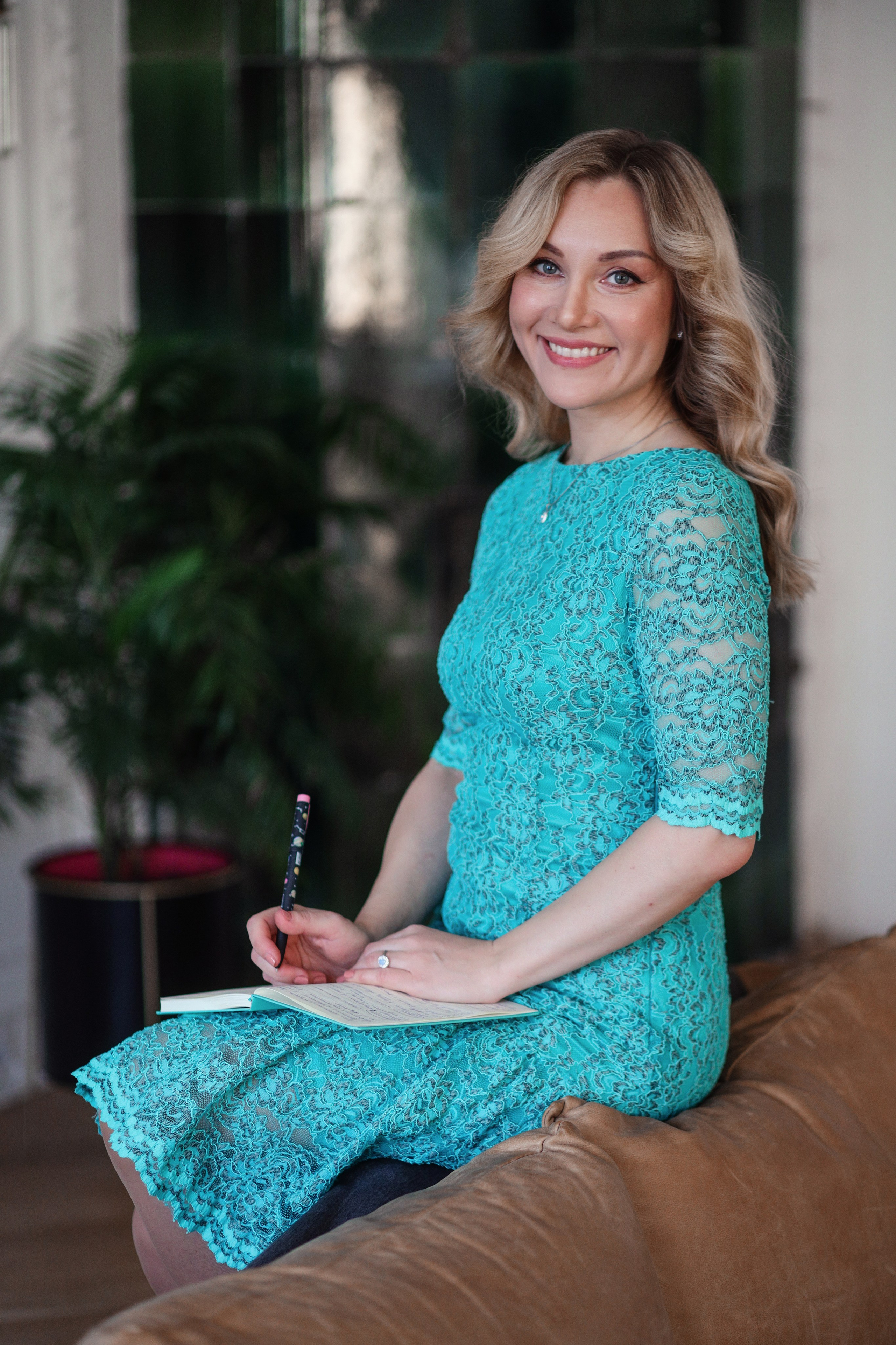 Западный астролог Евгения Солнцева. Биография. Образование. Астролог Евгения Солнцева. Составлю и расшифрую Натальную карту