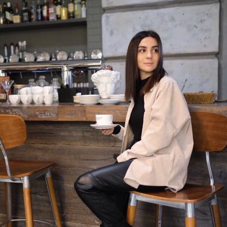 Контакты. Fabrika  — фотостудия в центре Брянска