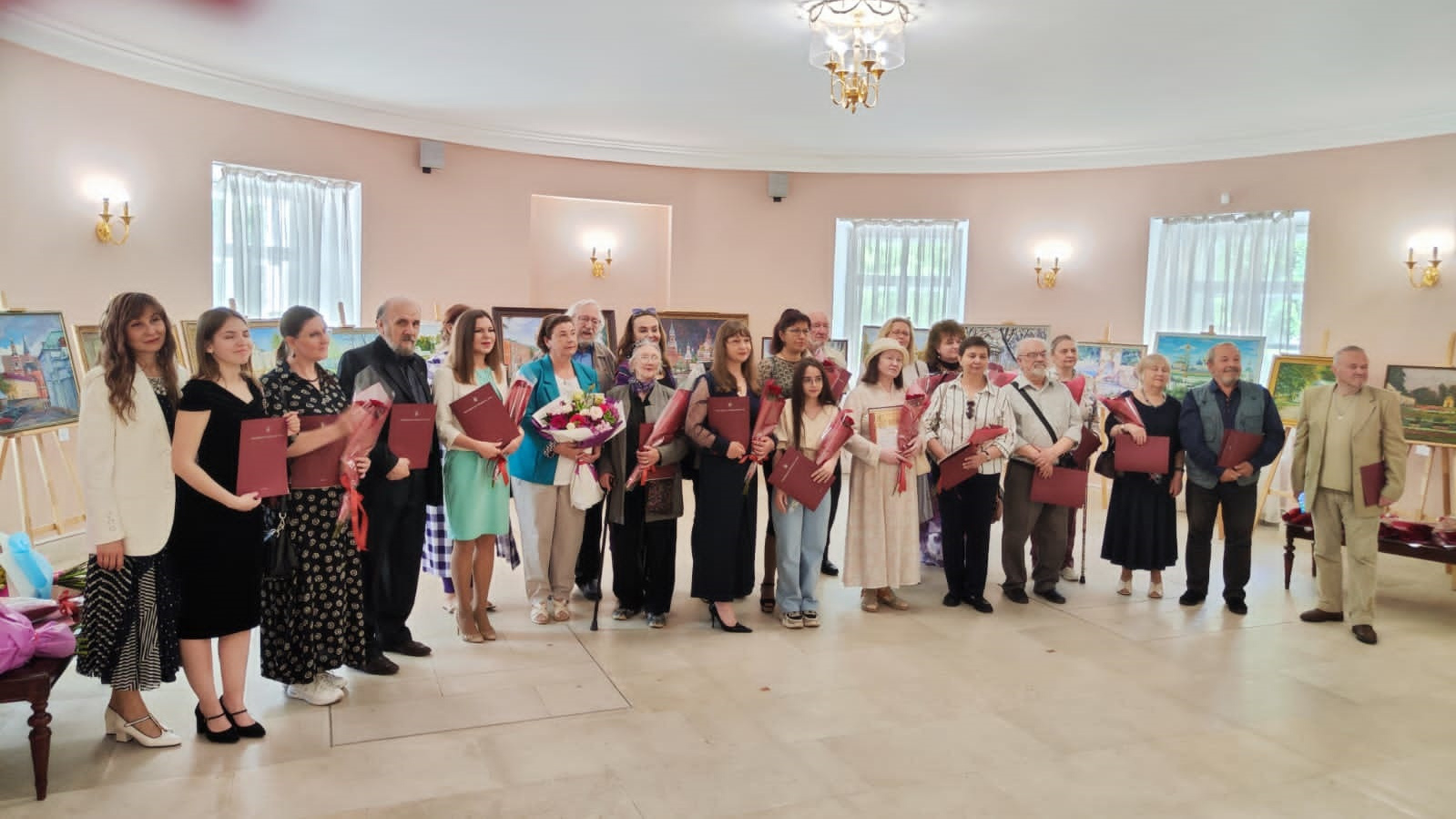 Вернисаж выставки в Мосгордуме "Дворцы. Усадьбы.Парки"