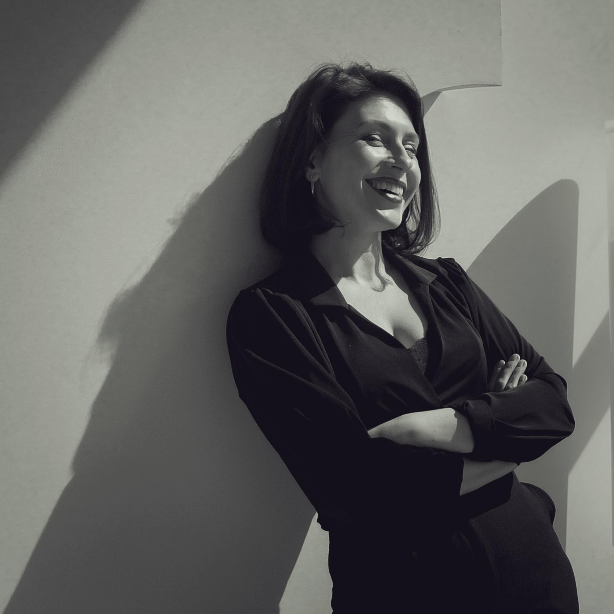 Контакты. Фотограф Юлия Мадера