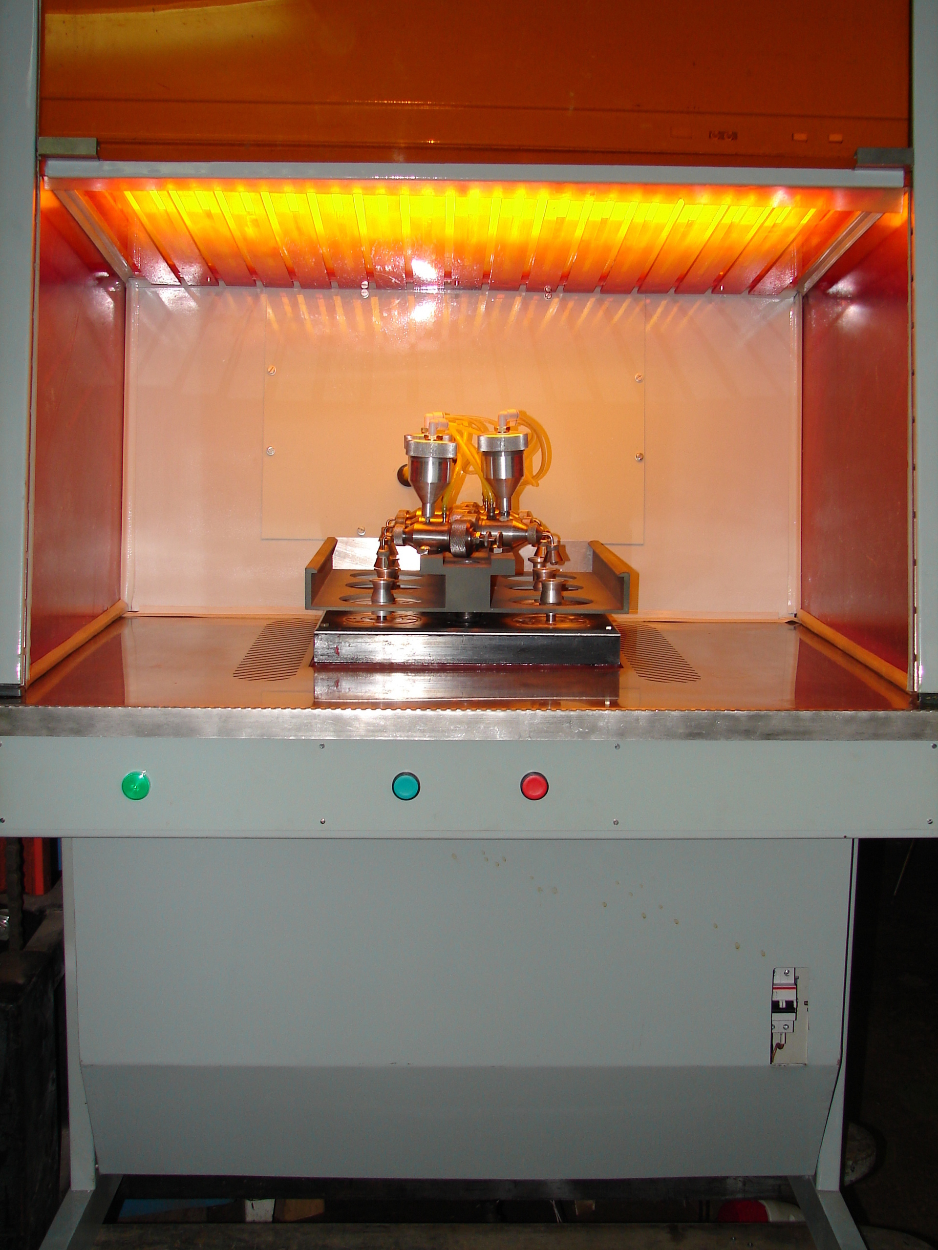 Нанесение фоторезиста. Vito-technics,ru