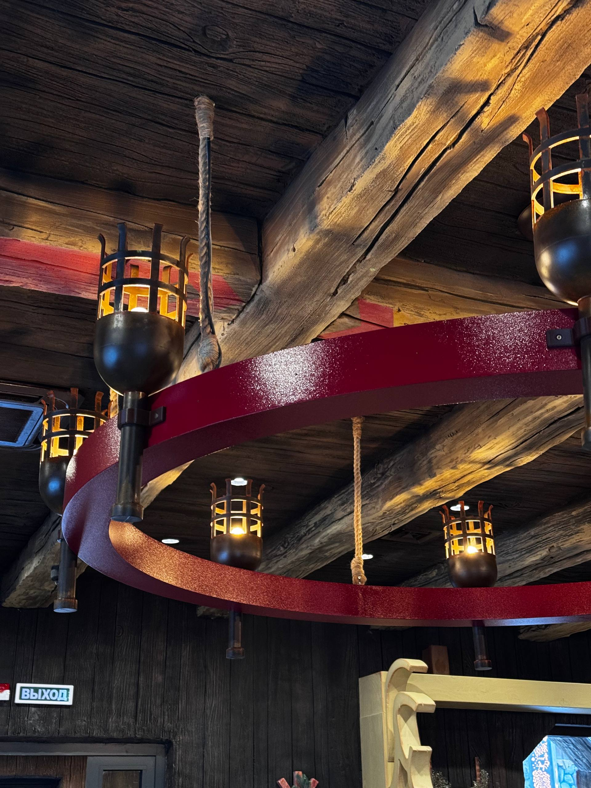 Реализованные проекты. Авторское творчество: создание светильников, панно, гобеленов ручной работы