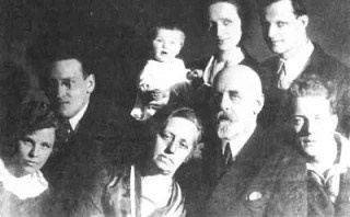 10 историй. Лилия Ким. Междисциплинарный художник