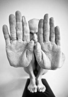 Ладони. Фотограф для маркетплейсов Михаил Бове