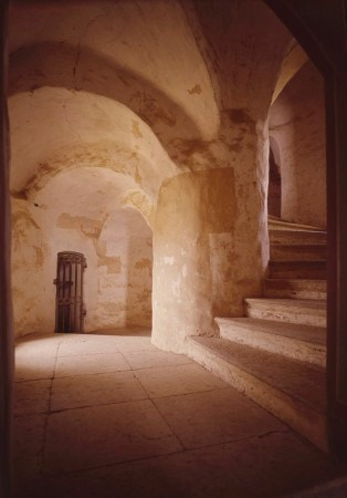 Лестничная башня Георгиевского собора Юрьева монастыря. 12 век