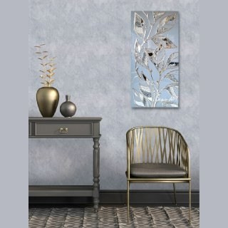 Сливовая ветвь. Художник