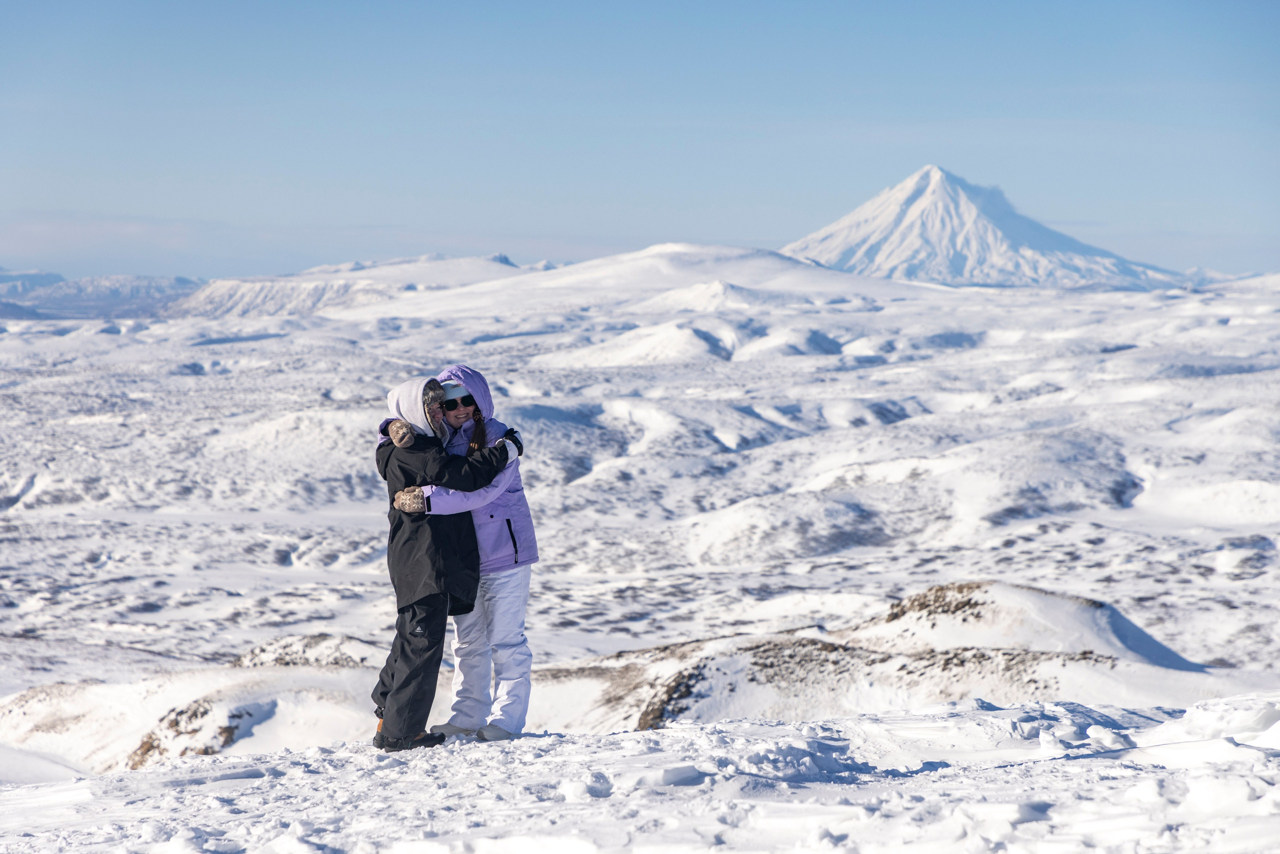 Вездеходный тур на Мутновский вулкан — кальдера вулкана, фумаролы, замерзший водопад. Время Камчатки: чтобы найти свой путь, нужно скорость умножить на время