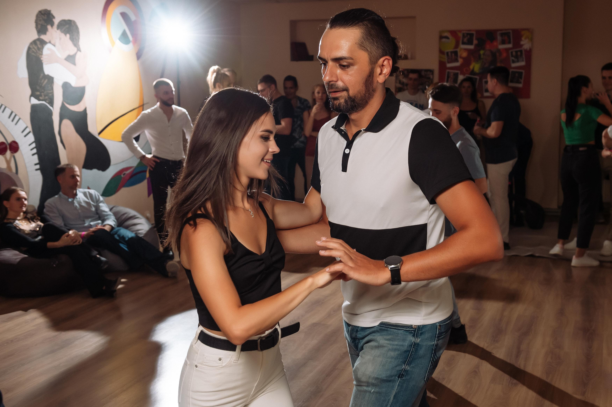 Школа социальных танцев Casa Latina. Репортажный и свадебный фотограф в Курске Борис Захарчук