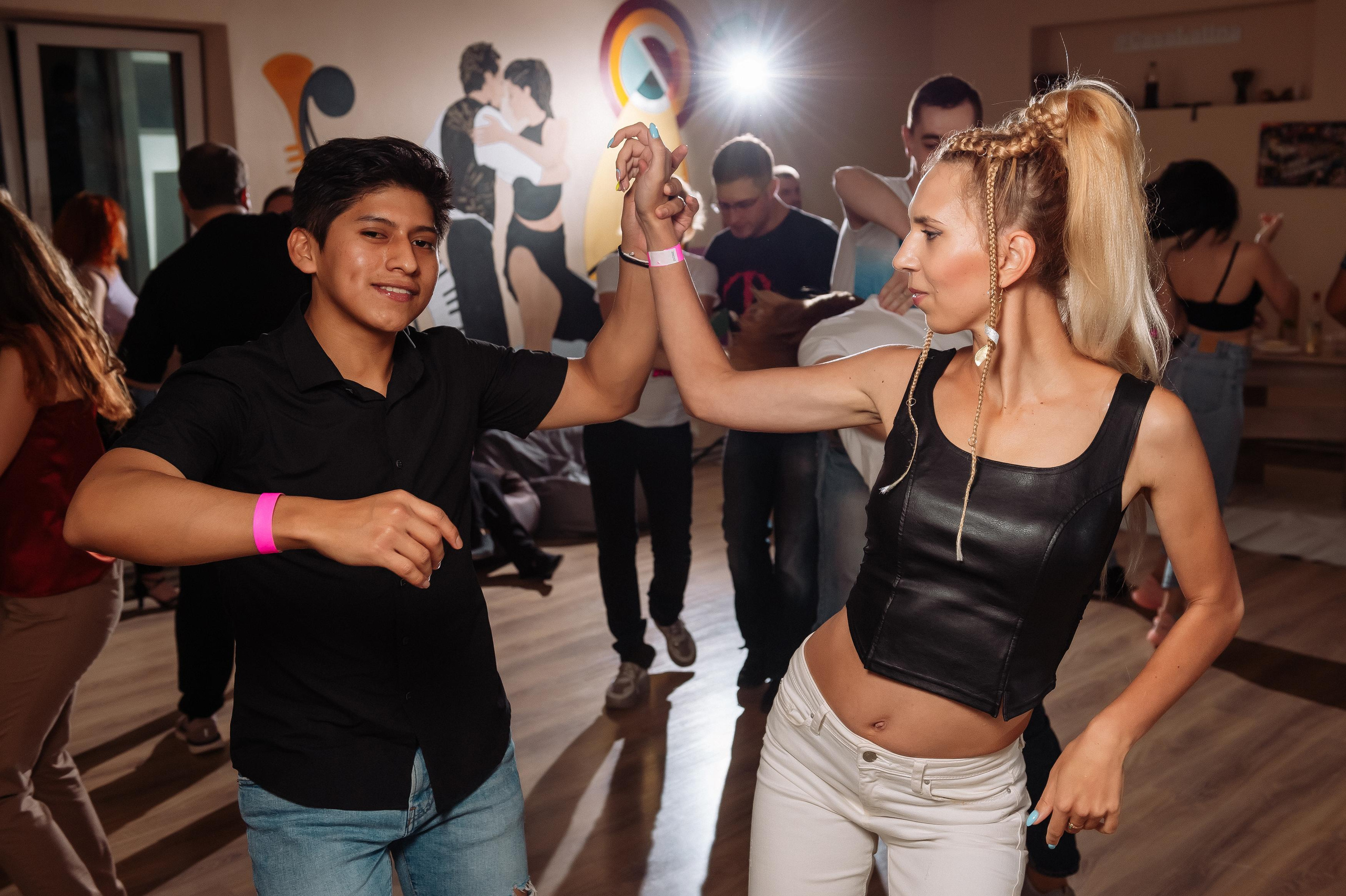 Школа социальных танцев Casa Latina. Репортажный и свадебный фотограф в Курске Борис Захарчук