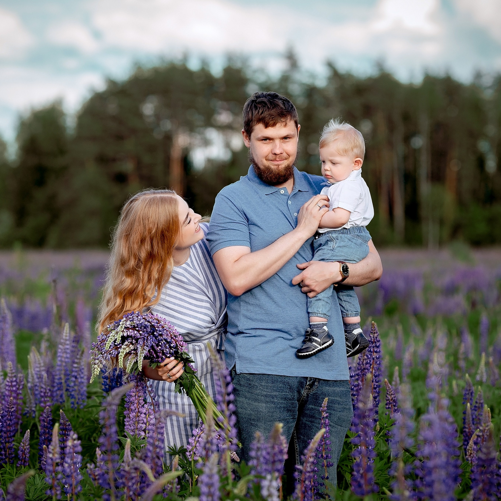 Фотосессия в люпиновом поле. Свадебный и семейный фотограф Виктория Носачёва. Щелково, Москва и МО