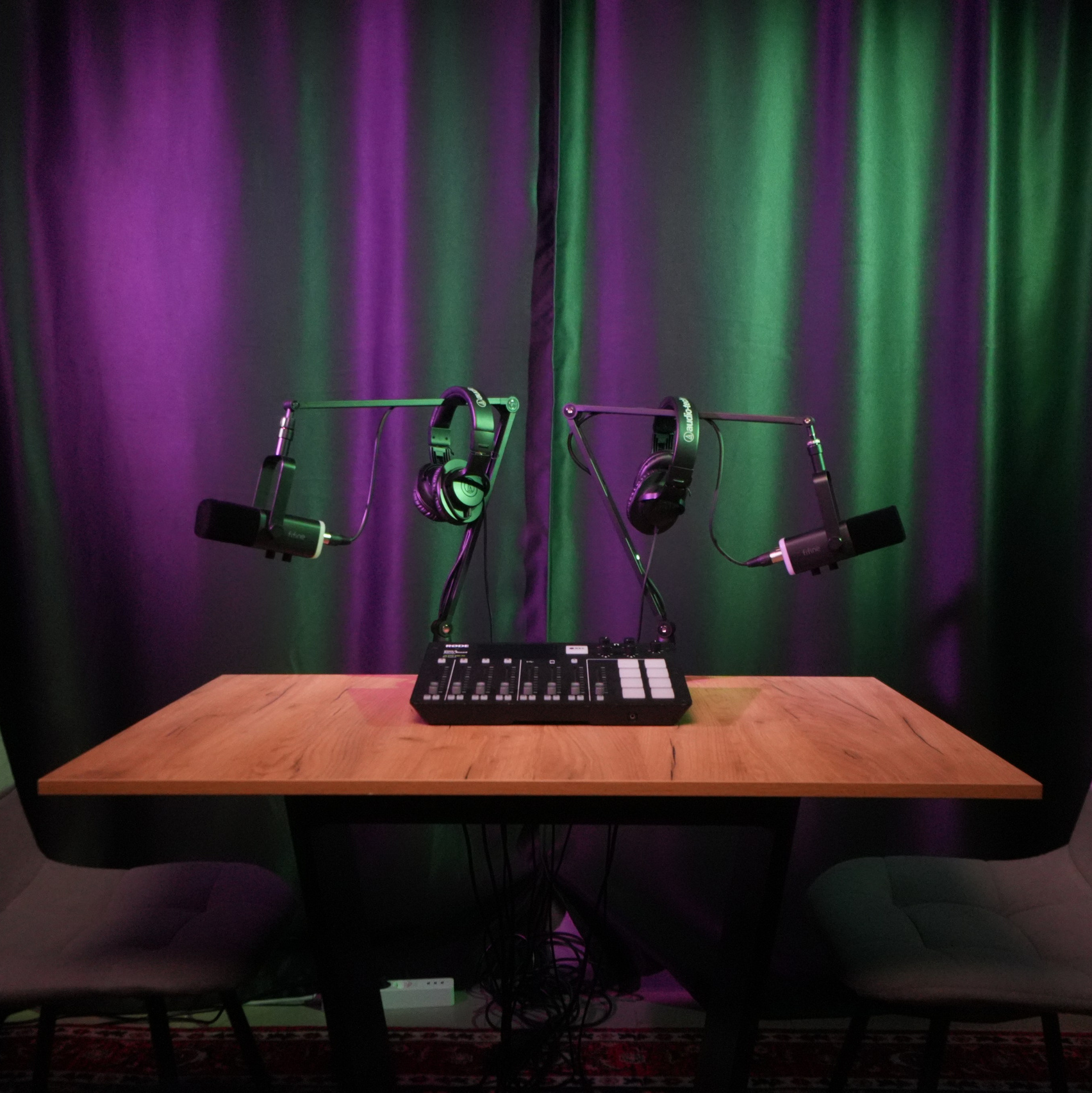 ЯрПодкаст — студия подкастов и видео в Ярославле.Создаём контент, который работает: подкасты, интервью, видео для брендов, блогеров и экспертов.🎧 Запись, монтаж, оформление под ключ.🖥 Современная студия, уютная атмосфера, качественный звук.👉 Забронируй студию — и пусть твой контент зазвучит профессионально.Теги:студия подкастов , видеостудия, контент-студия , подкасты Ярославль видеосъёмка Ярославль, запись подкаста, видеостудия в Ярославле, видеосъемка в ярославле, съемка reels в Ярославле, рилсмейкер в ярославле, запись видеокурса в ярославле