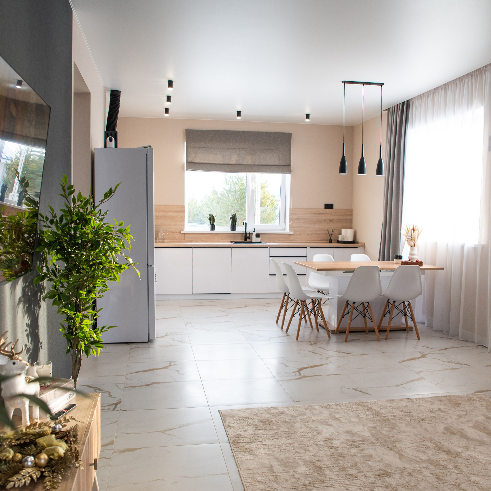 Бизнес фотограф. Фотограф Медиа продюсер Екатеринбург Винник Полина