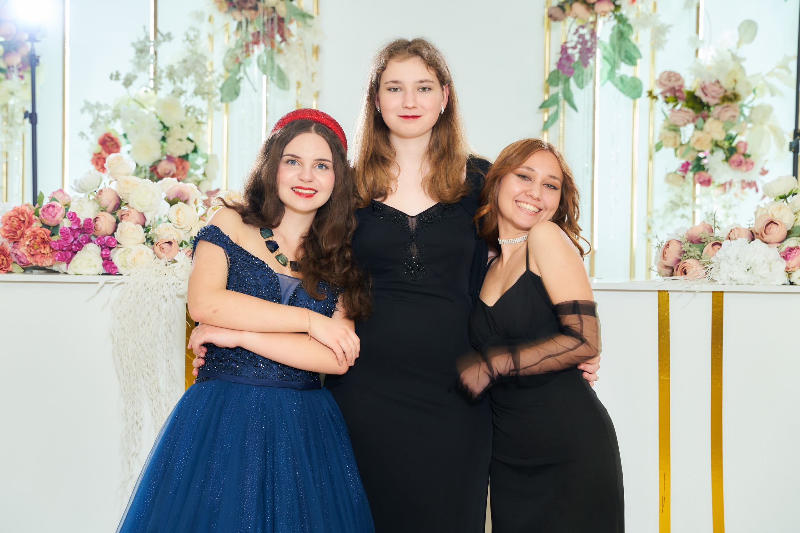 УСЛУГИ 9-11 КЛАССЫ. Школьный фотограф в Уральске, студия | Классный Школьный Альбом