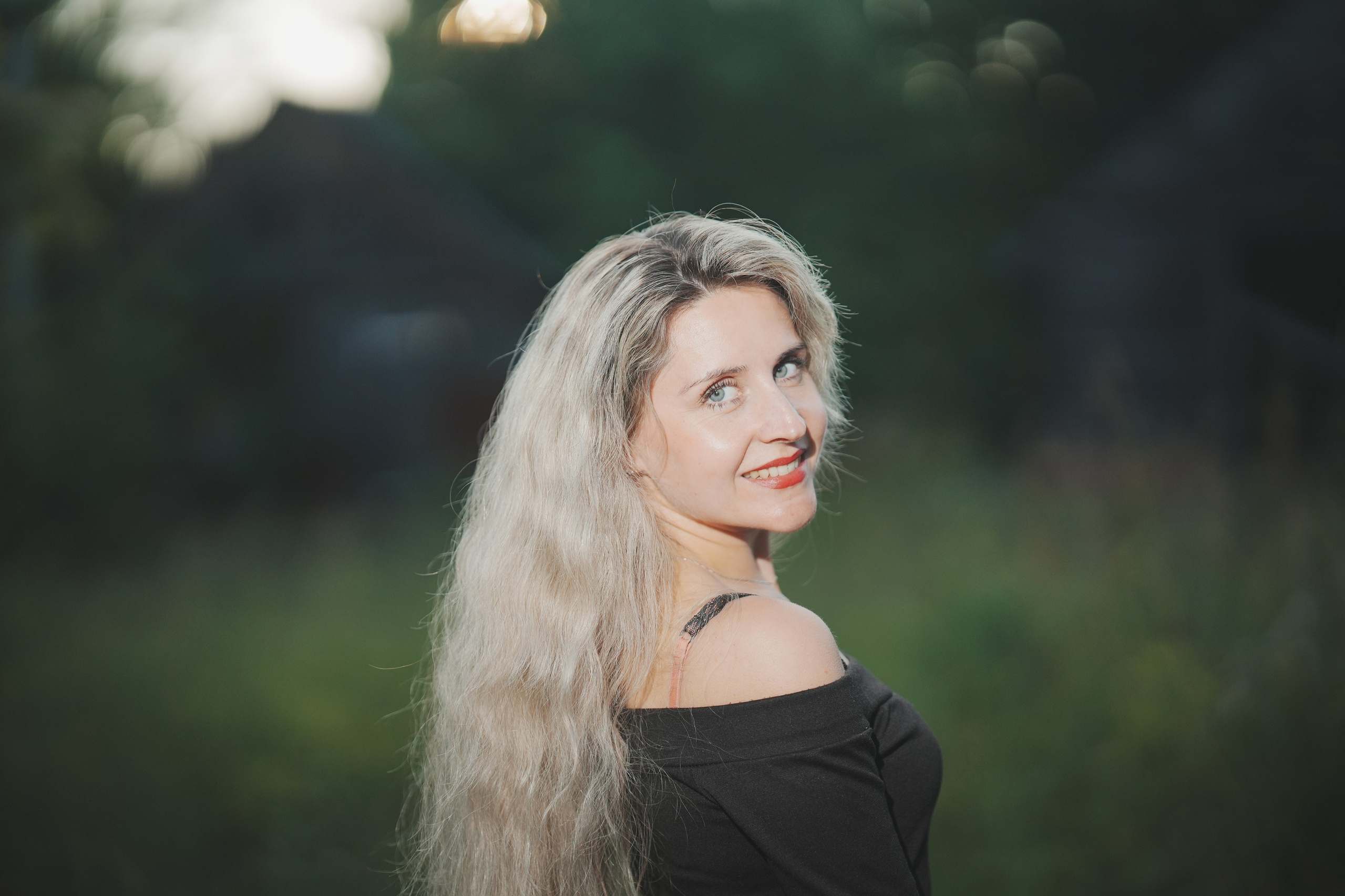 Портрет девушки в платье