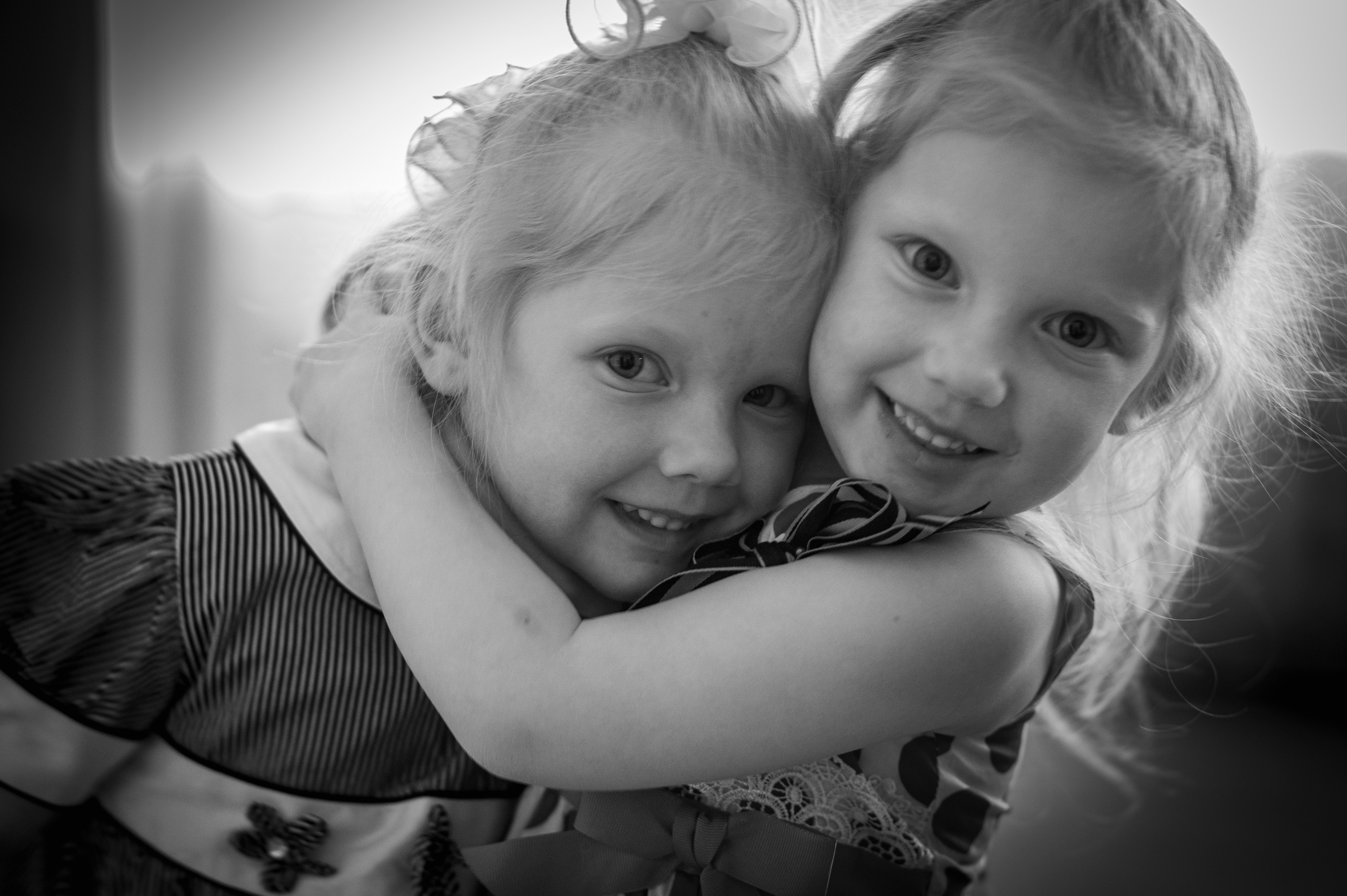 Социально-гуманитарный проект фотографа Романа Адлера Дети всегда остаются Детьми. "Цель проекта — .....прислушаться к детским голосам сейчас, чтобы не прислушиваться к голосам теней в будущем." - цитата автора проекта Романа Адлера